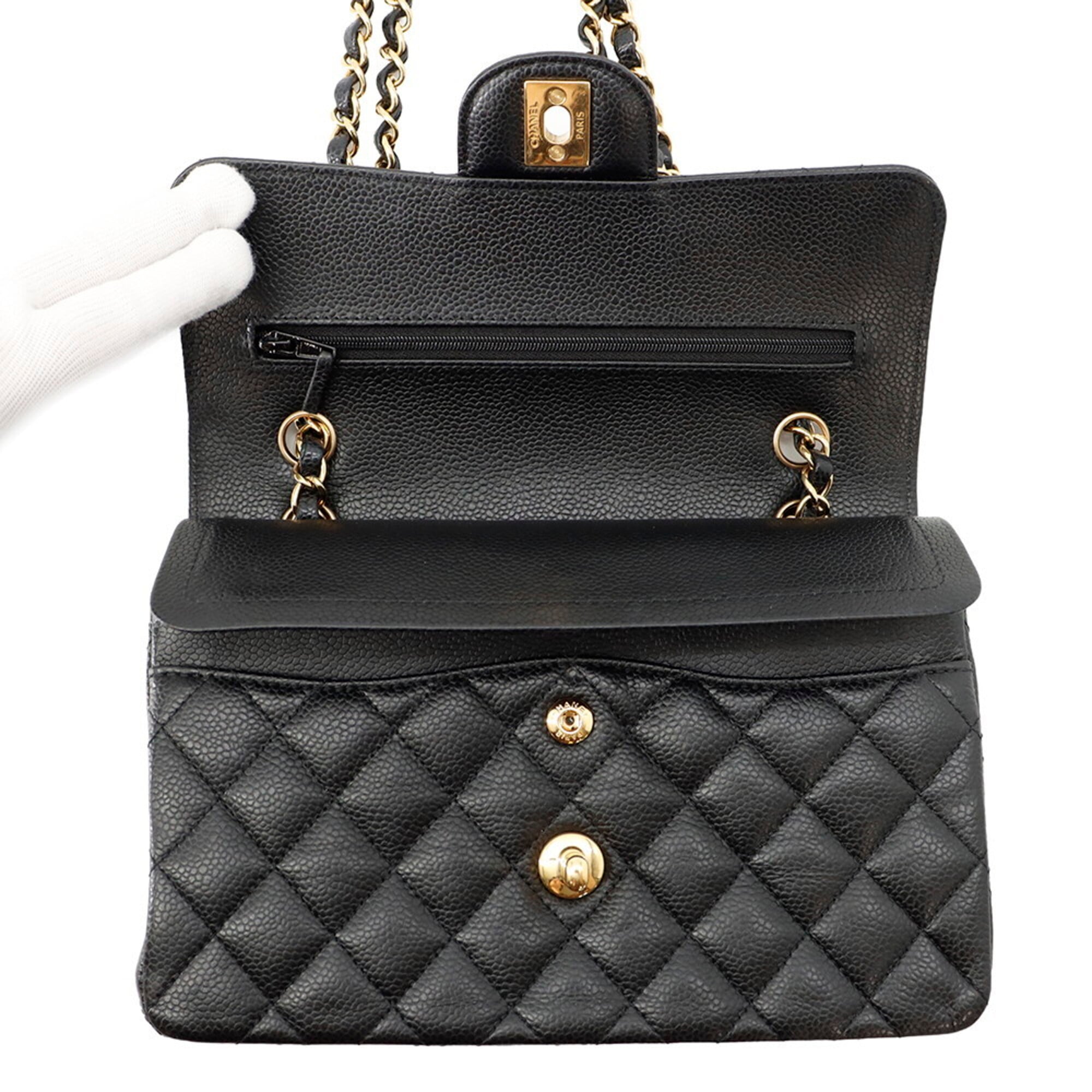 Chanel Matelasse Black Grained Calfskin Handbag Shoulder Bag (Pre-Owned)