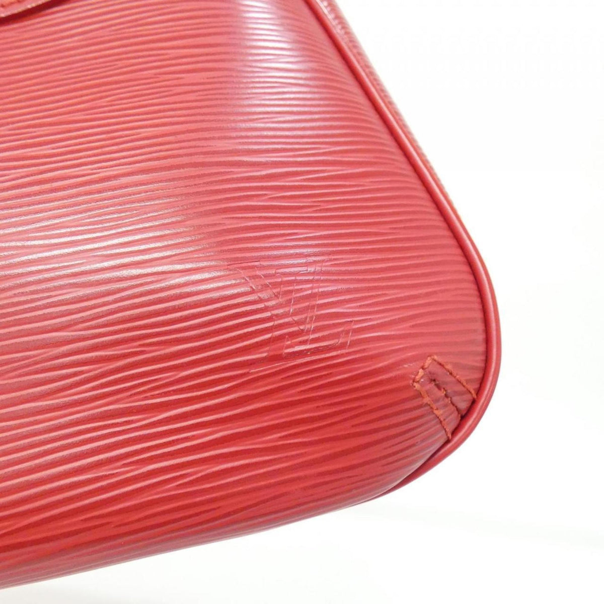 Louis Vuitton Rouge Leather Shoulder Bag (Pre-Owned)