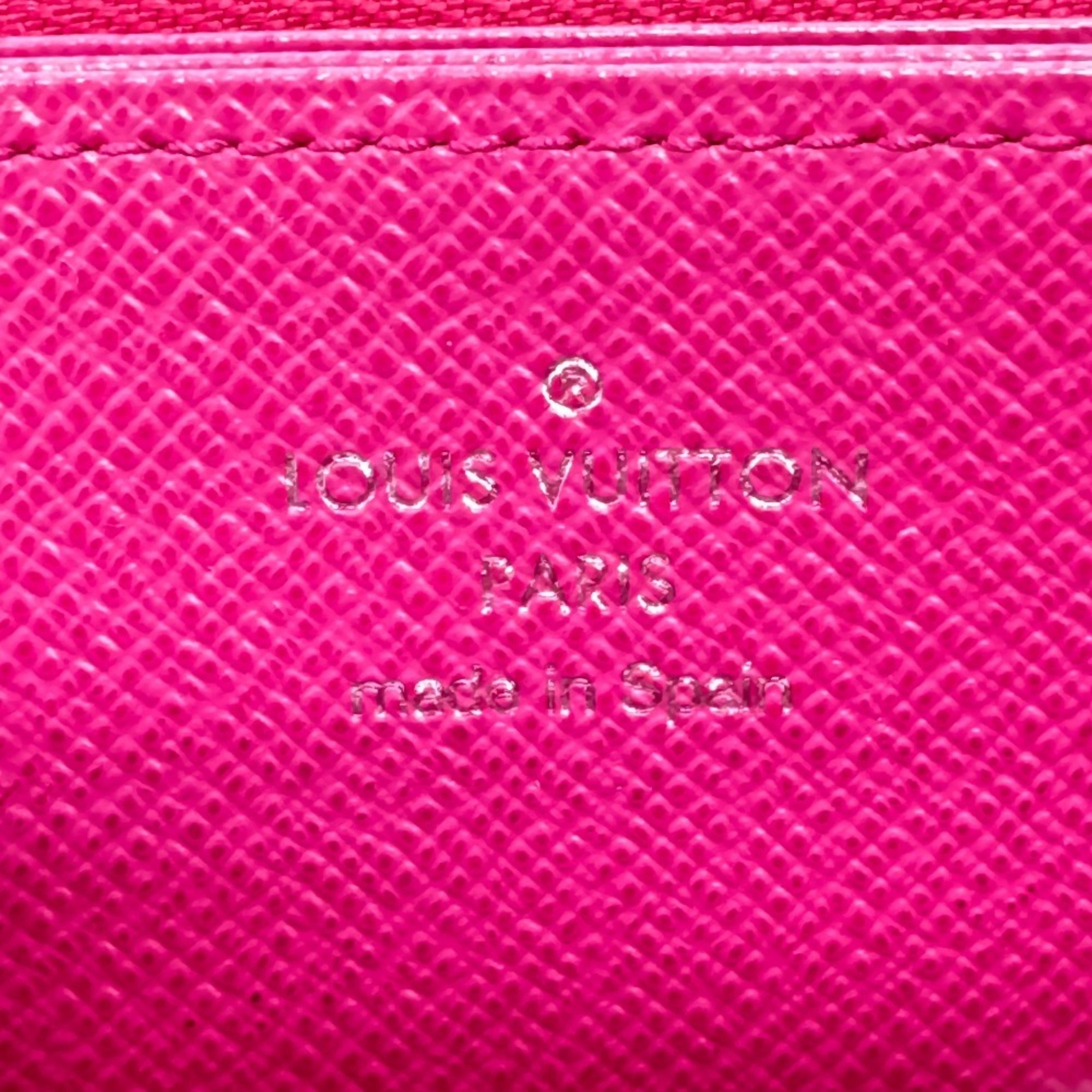 Louis Vuitton Black Leather (Pre-Owned)