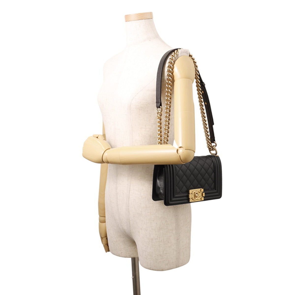 Chanel Matelasse Black Grained Calfskin Handbag Shoulder Bag (Pre-Owned)