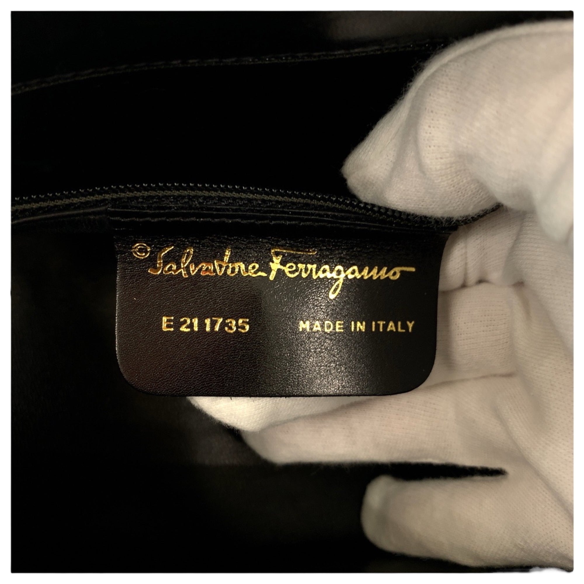 Salvatore Ferragamo Black Leather Handbag (Pre-Owned)