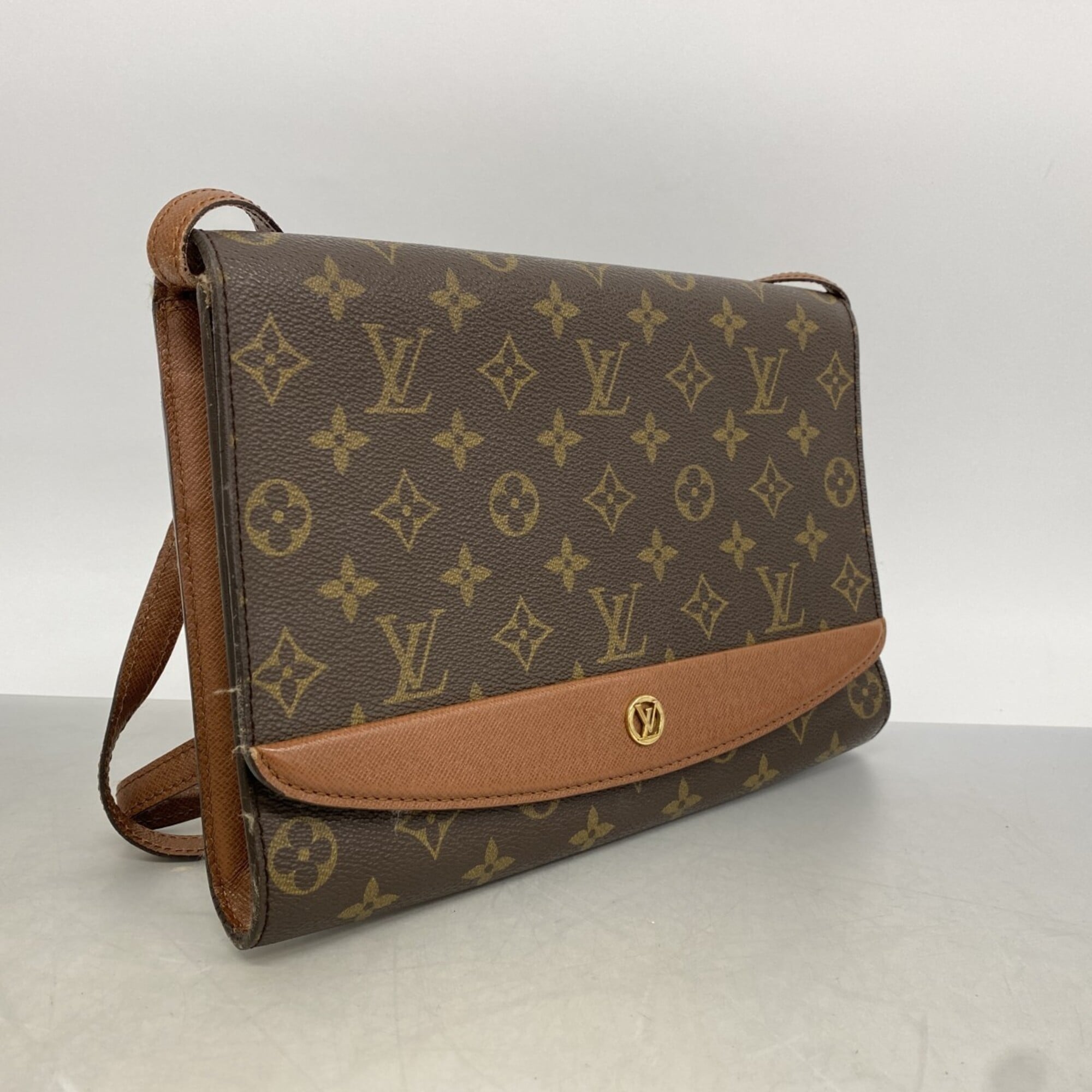 Louis Vuitton Brown Shoulder Bag (Pre-Owned)