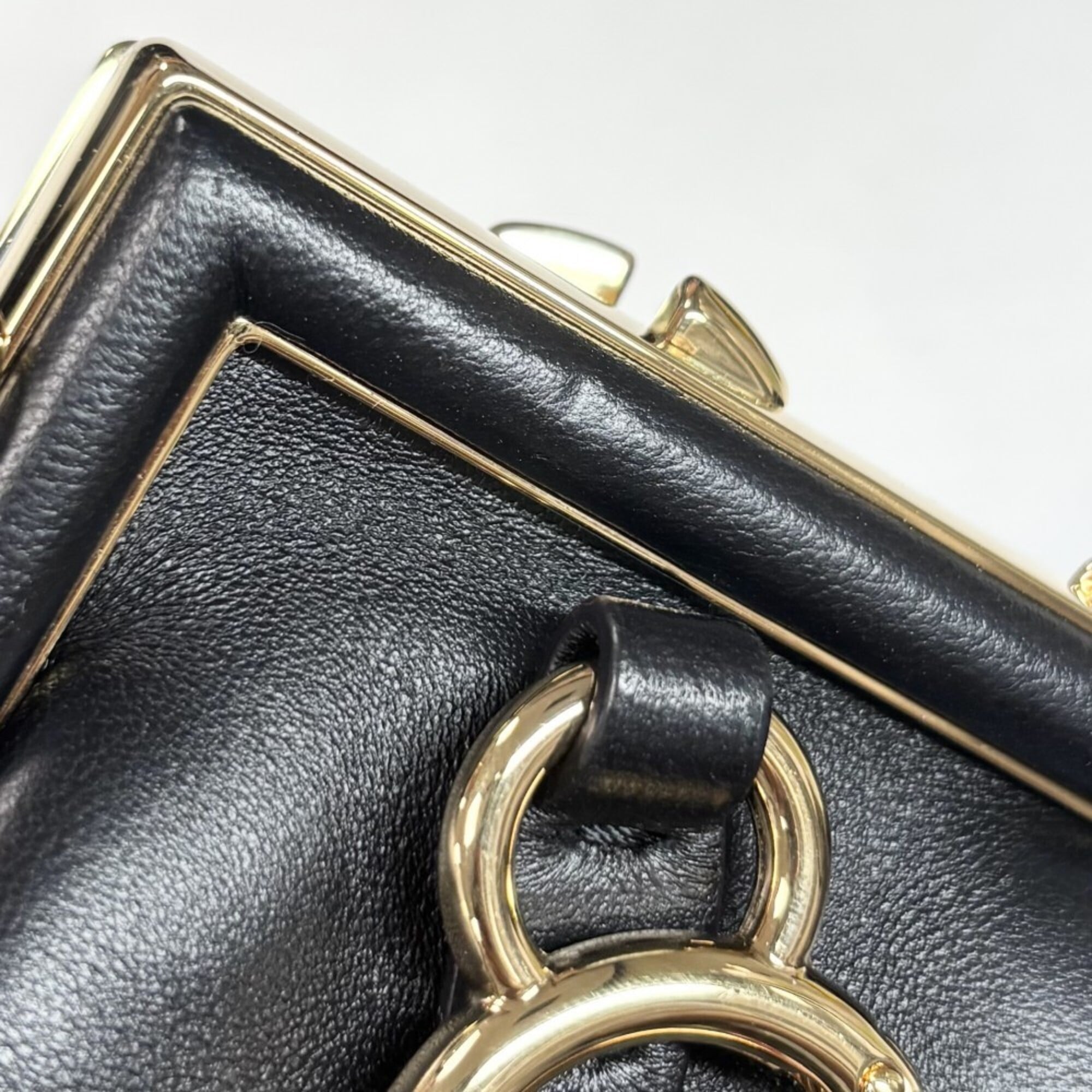 Fendi Black Leather Shoulder Bag (Pre-Owned)