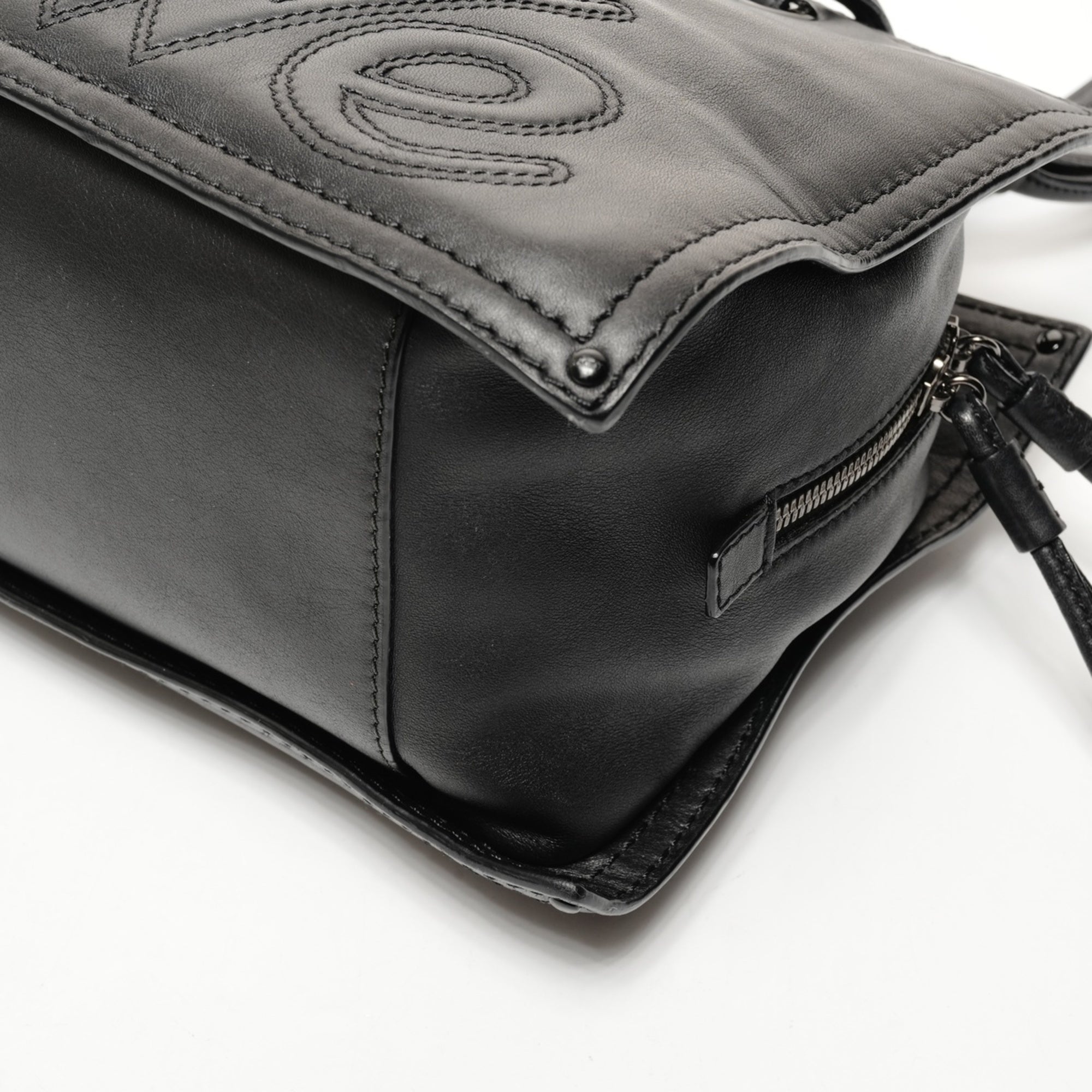 Loewe Black Leather Shoulder Bag Tote Bag (Pre-Owned)