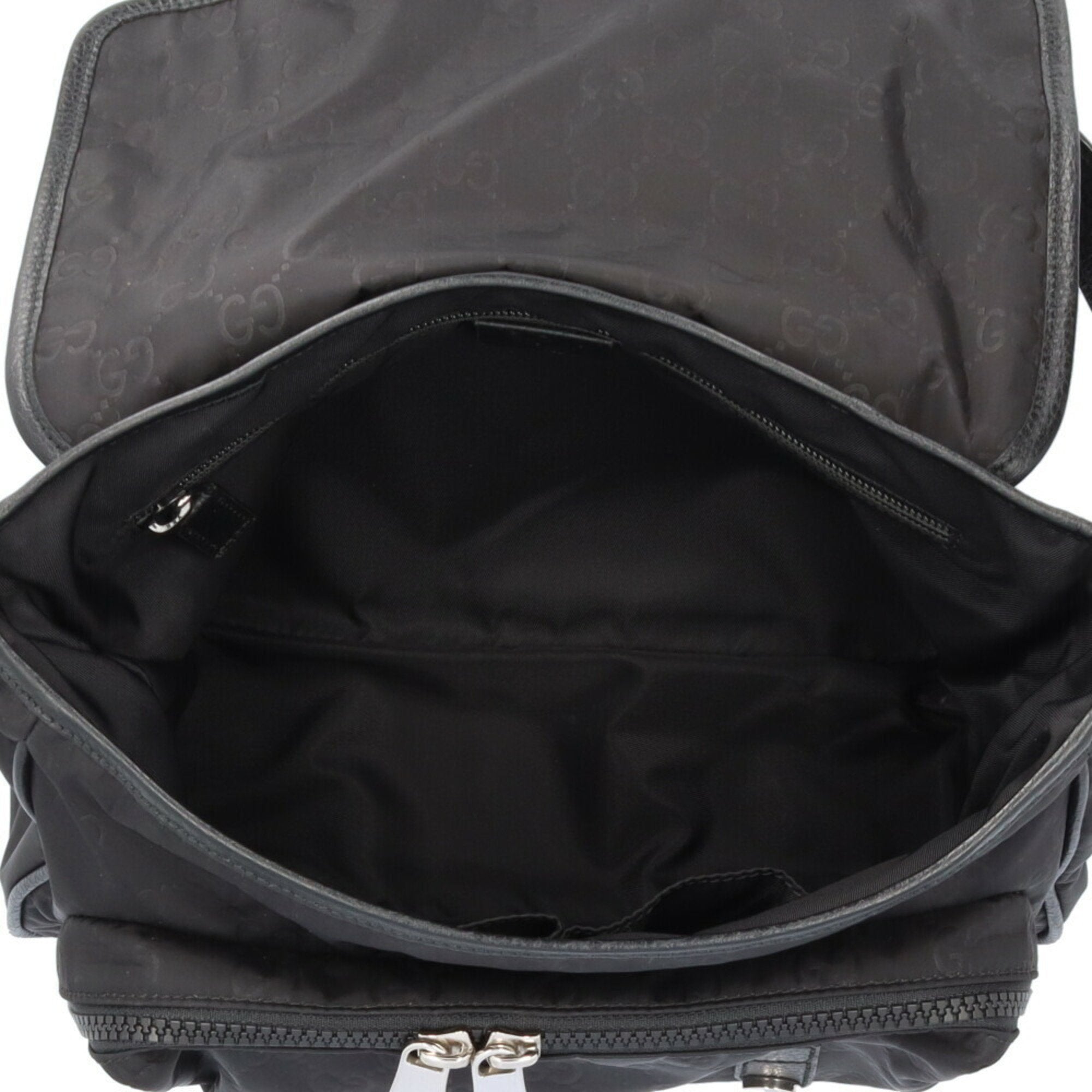 Gucci Black Nylon Leather Messenger Bag Shoulder Bag (Pre-Owned)