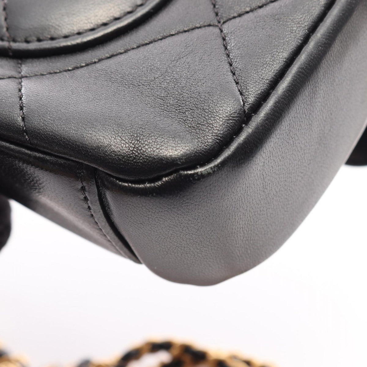Chanel Black Leather Handbag Shoulder Bag (Pre-Owned)