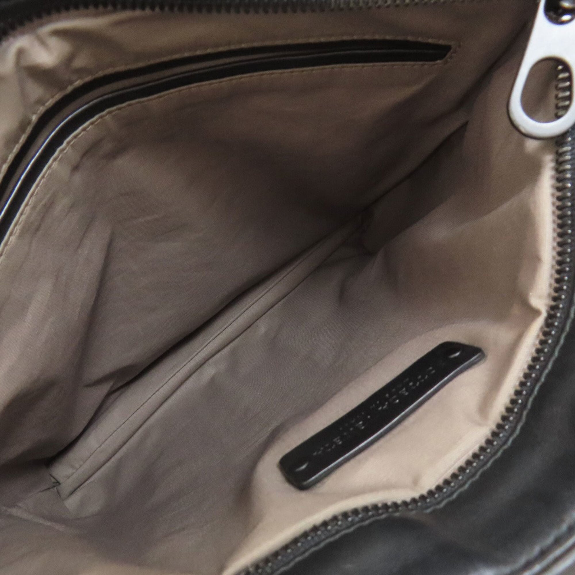 Bottega Veneta Black Leather Shoulder Bag (Pre-Owned)