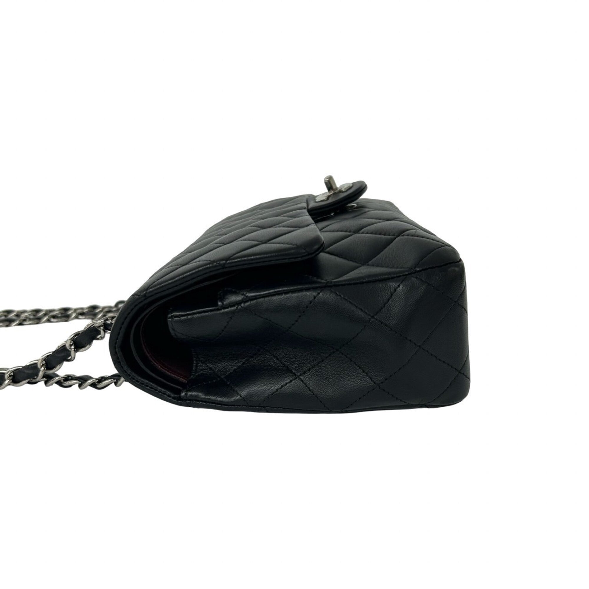 Chanel Black Leather Pochette Shoulder Bag (Pre-Owned)
