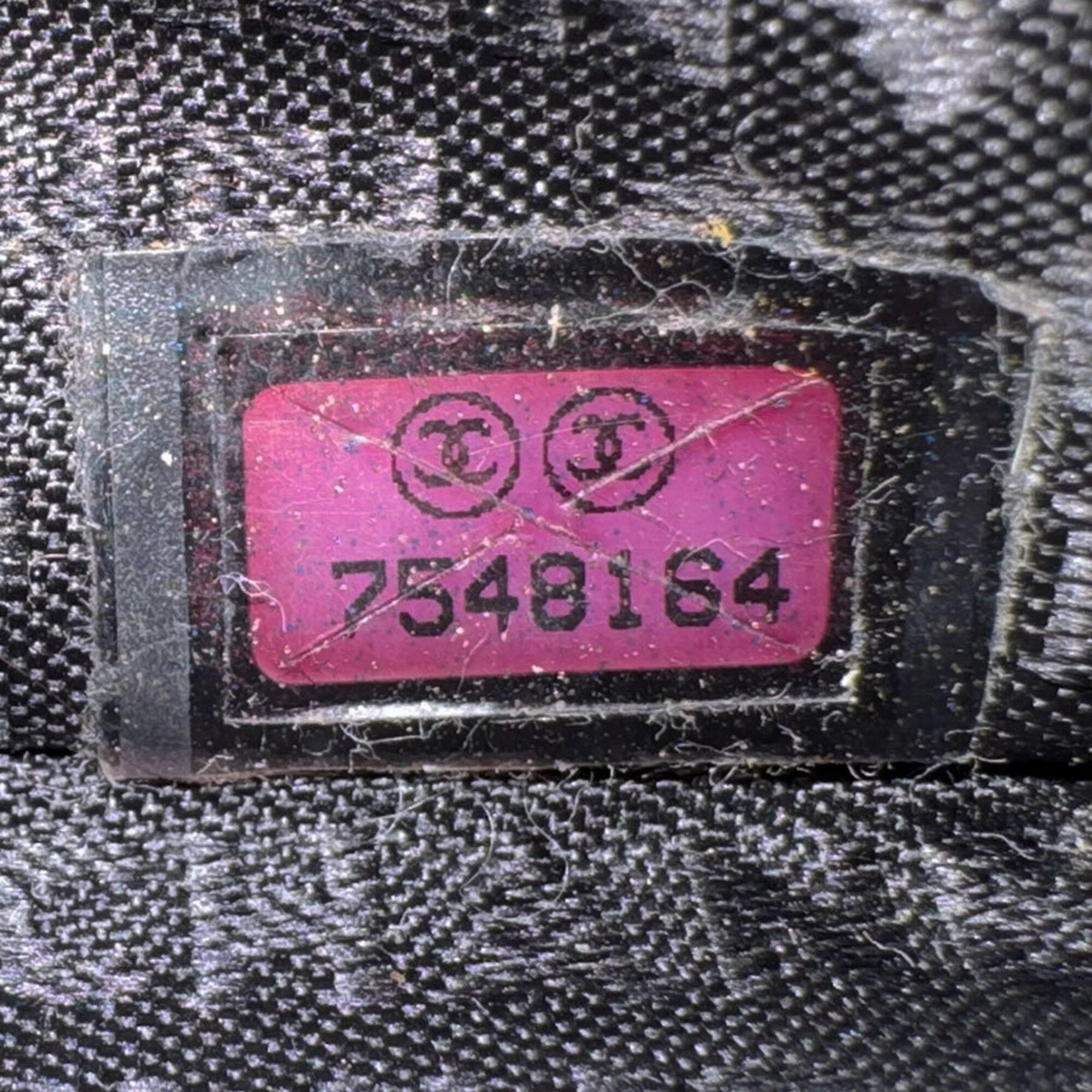 Chanel Black Leather Handbag (Pre-Owned)