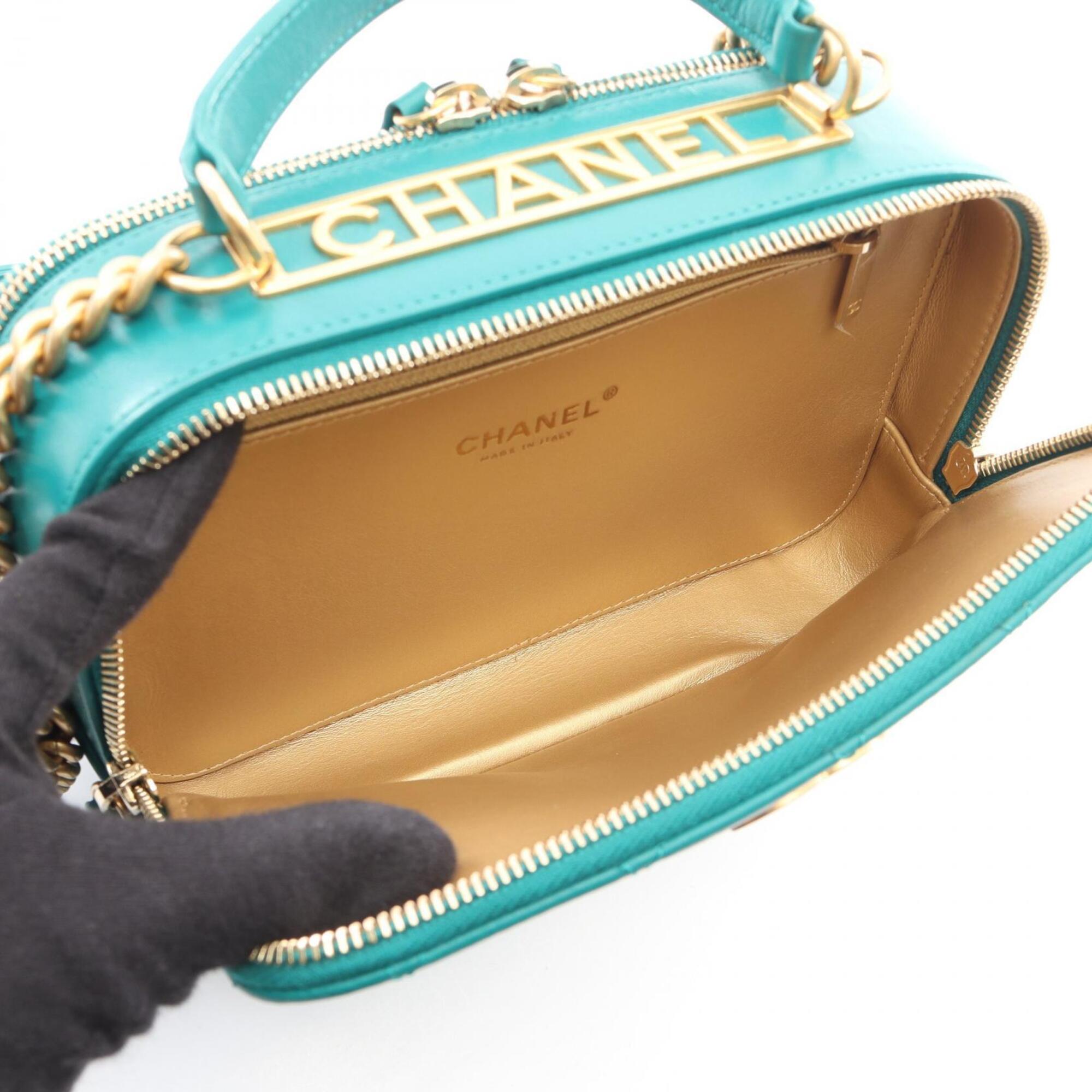 Chanel Green Leather Handbag Shoulder Bag (Pre-Owned)