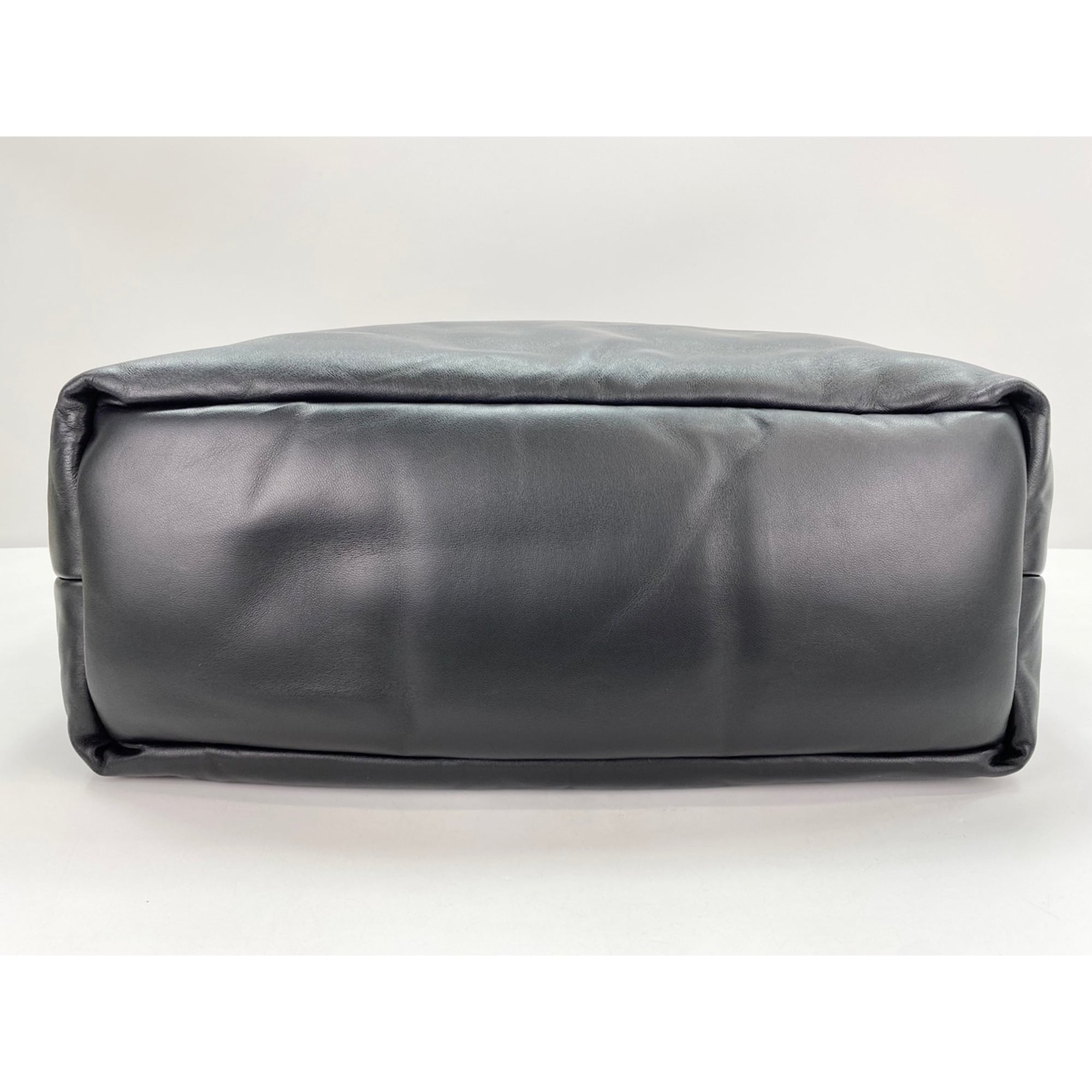 Yves Saint Laurent Black Tote Bag (Pre-Owned)