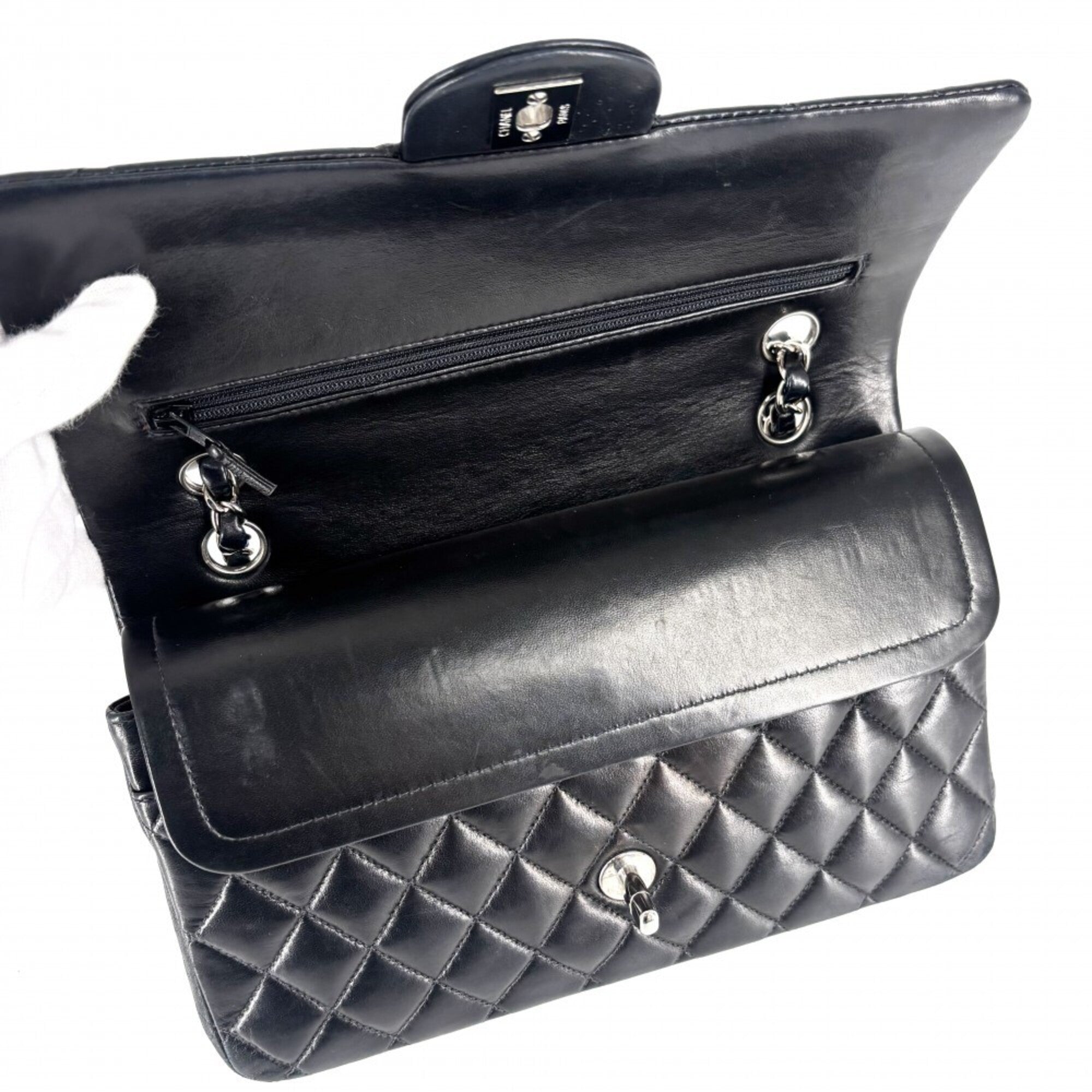 Chanel Navy Leather Shoulder Bag (Pre-Owned)