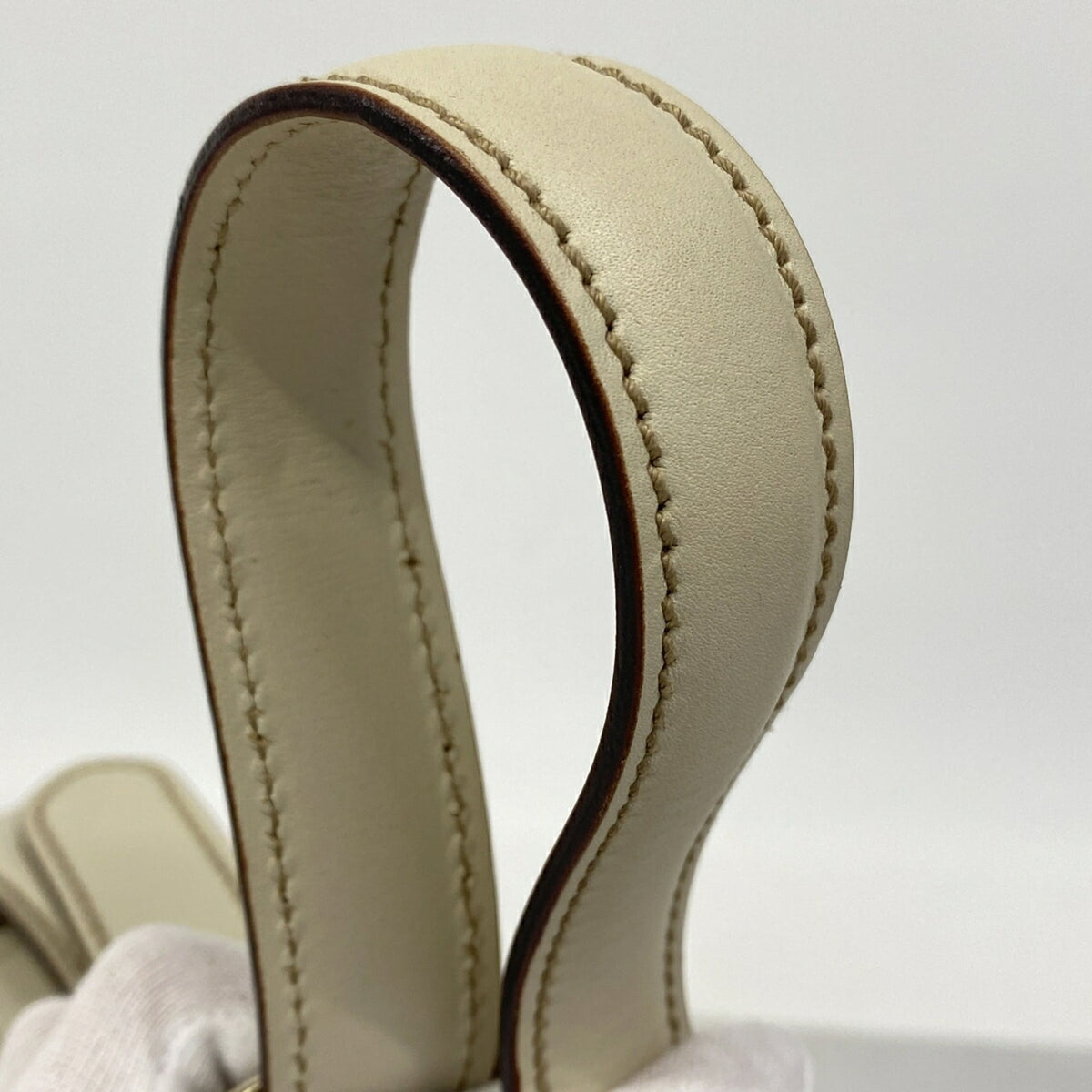 Gucci Ivory Leather Shoulder Bag (Pre-Owned)