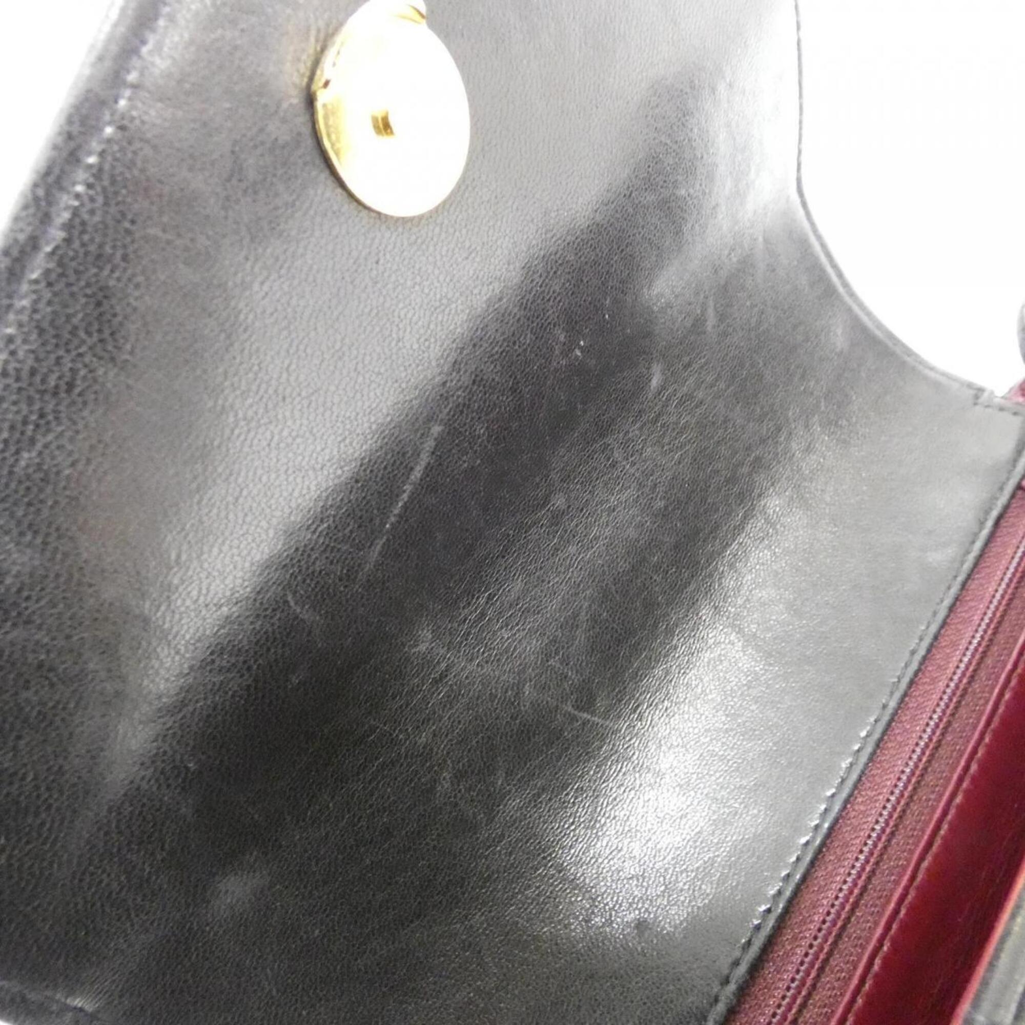 Chanel Black Leather Shoulder Bag (Pre-Owned)