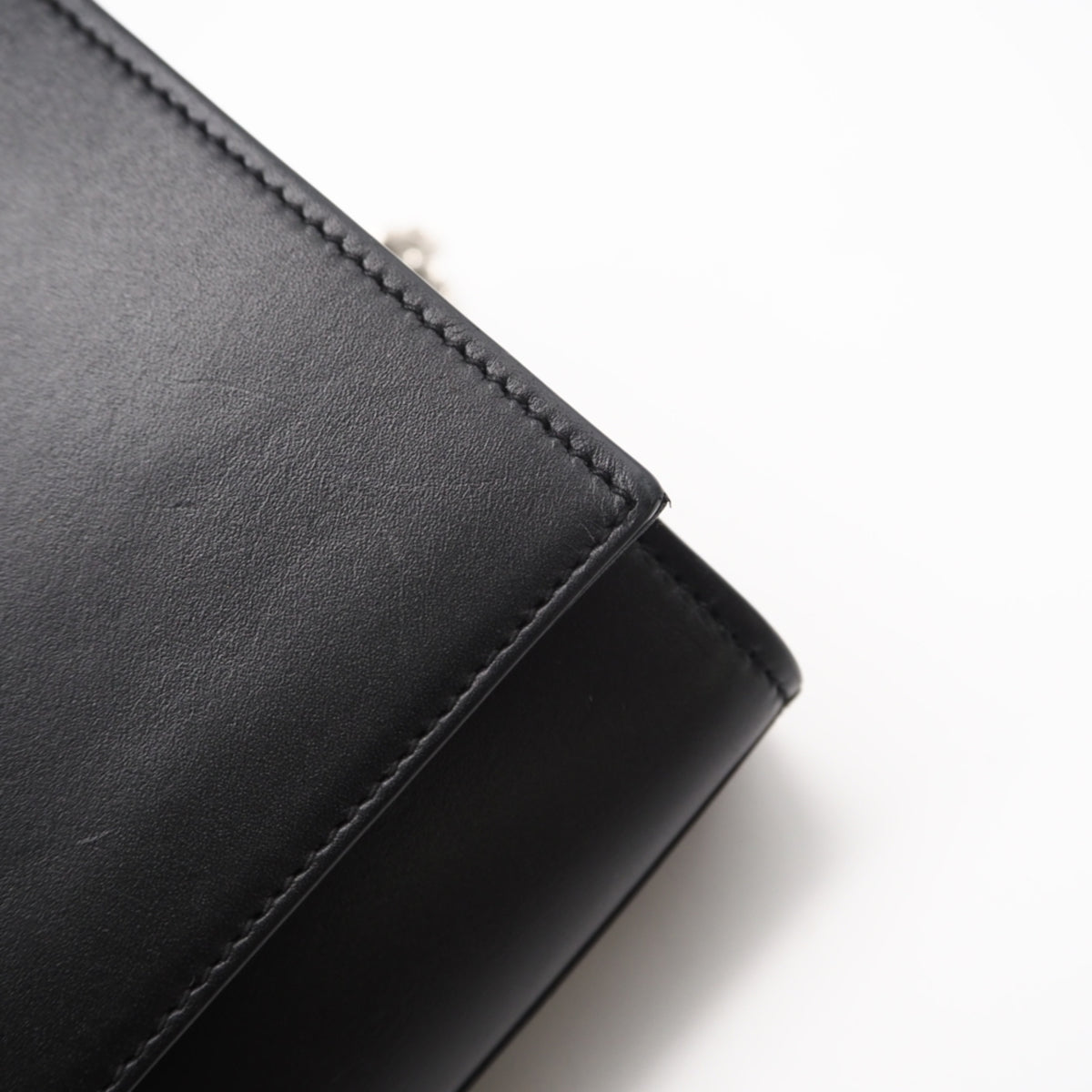 Saint Laurent Black Leather Shoulder Bag (Pre-Owned)