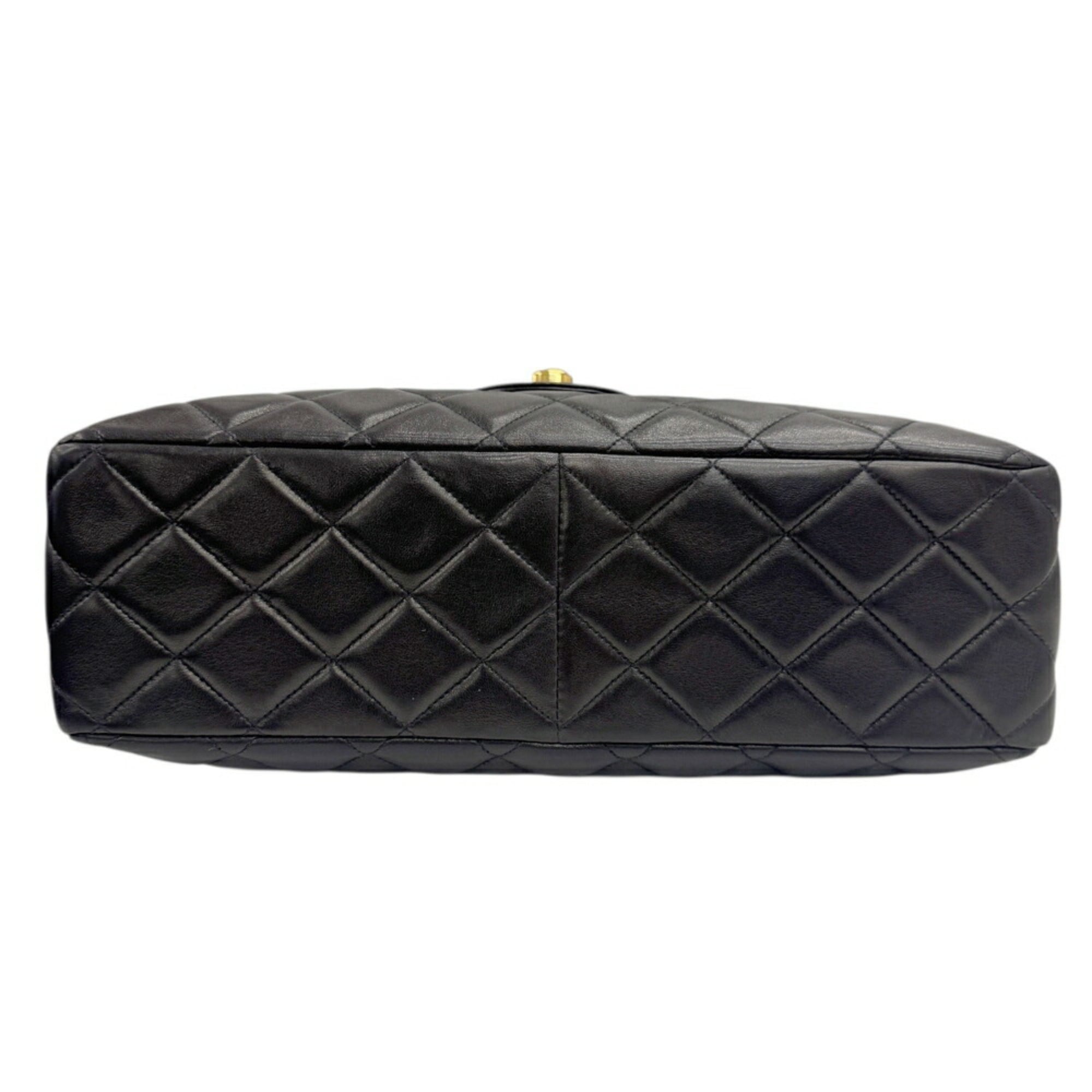 Chanel Black Leather Shoulder Bag (Pre-Owned)