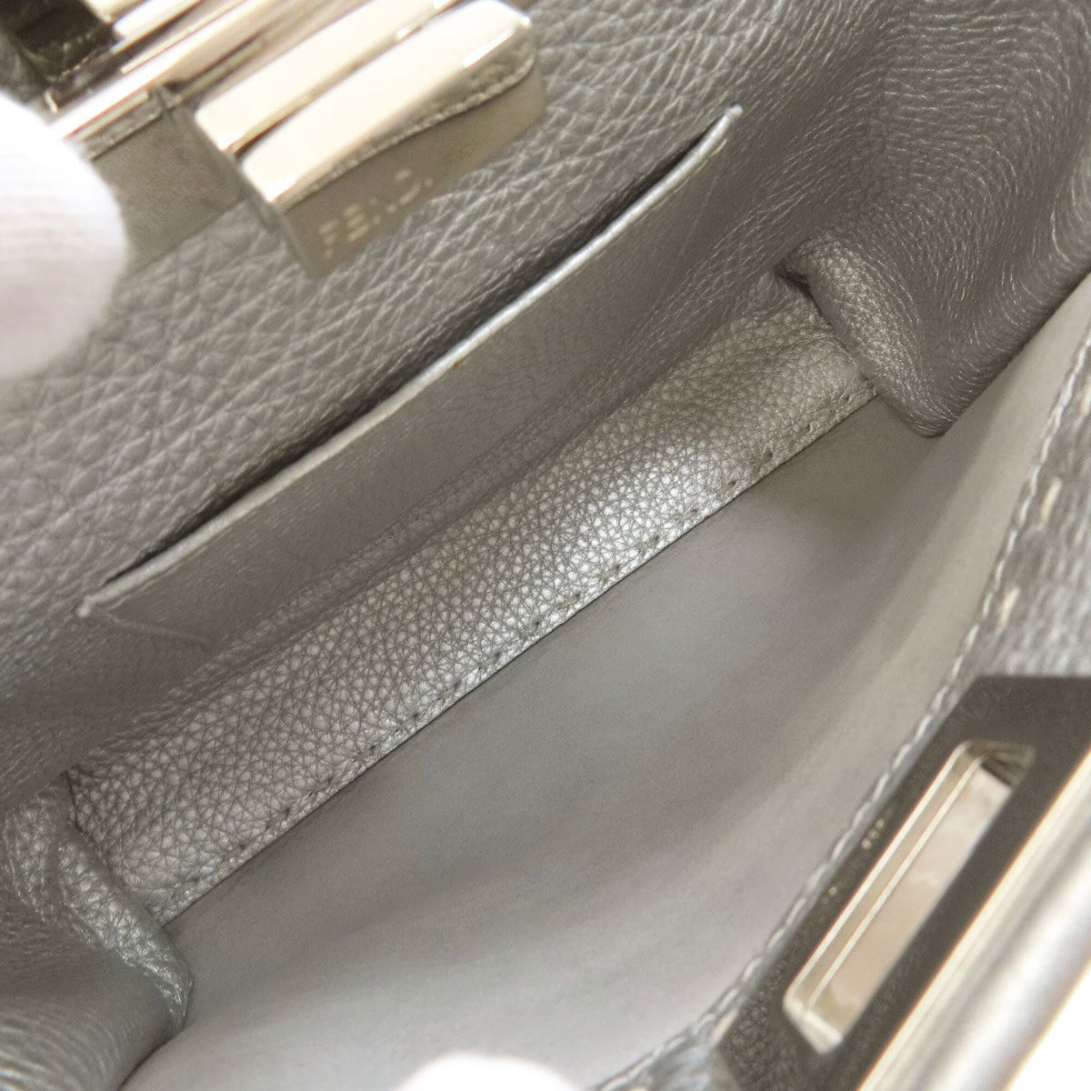 Fendi Peekaboo Silver Leather Handbag (Pre-Owned)