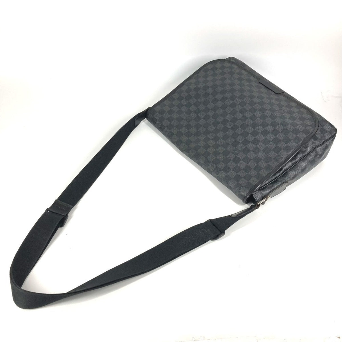 Louis Vuitton Black Damier Graphite Messenger Bag Shoulder Bag (Pre-Owned)