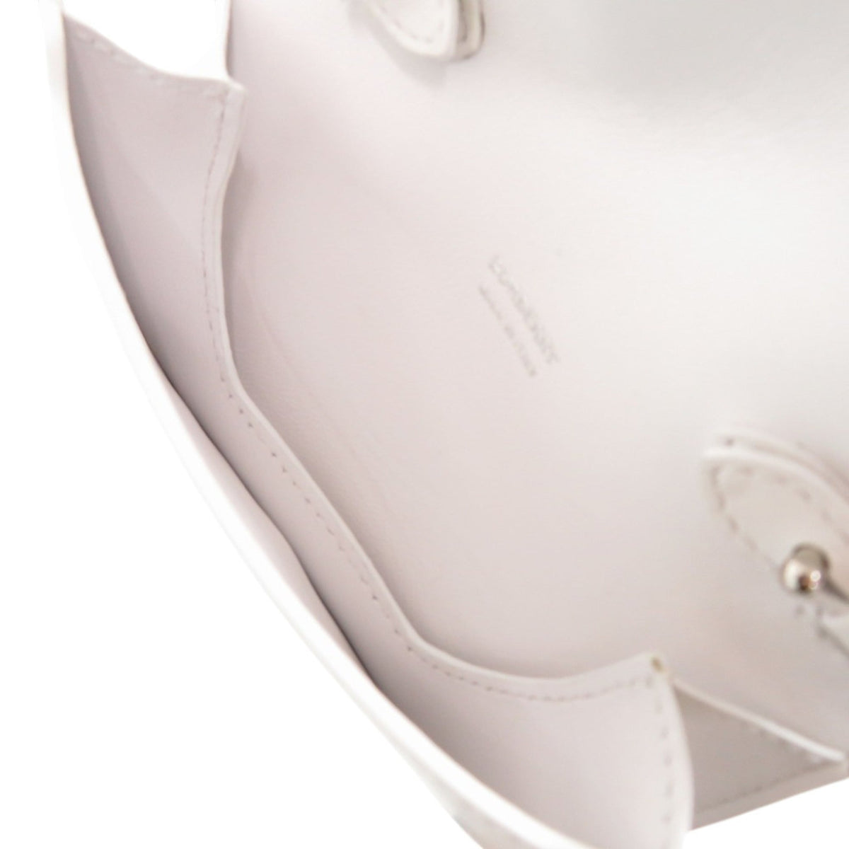 Burberry White Leather Shoulder Bag (Pre-Owned)