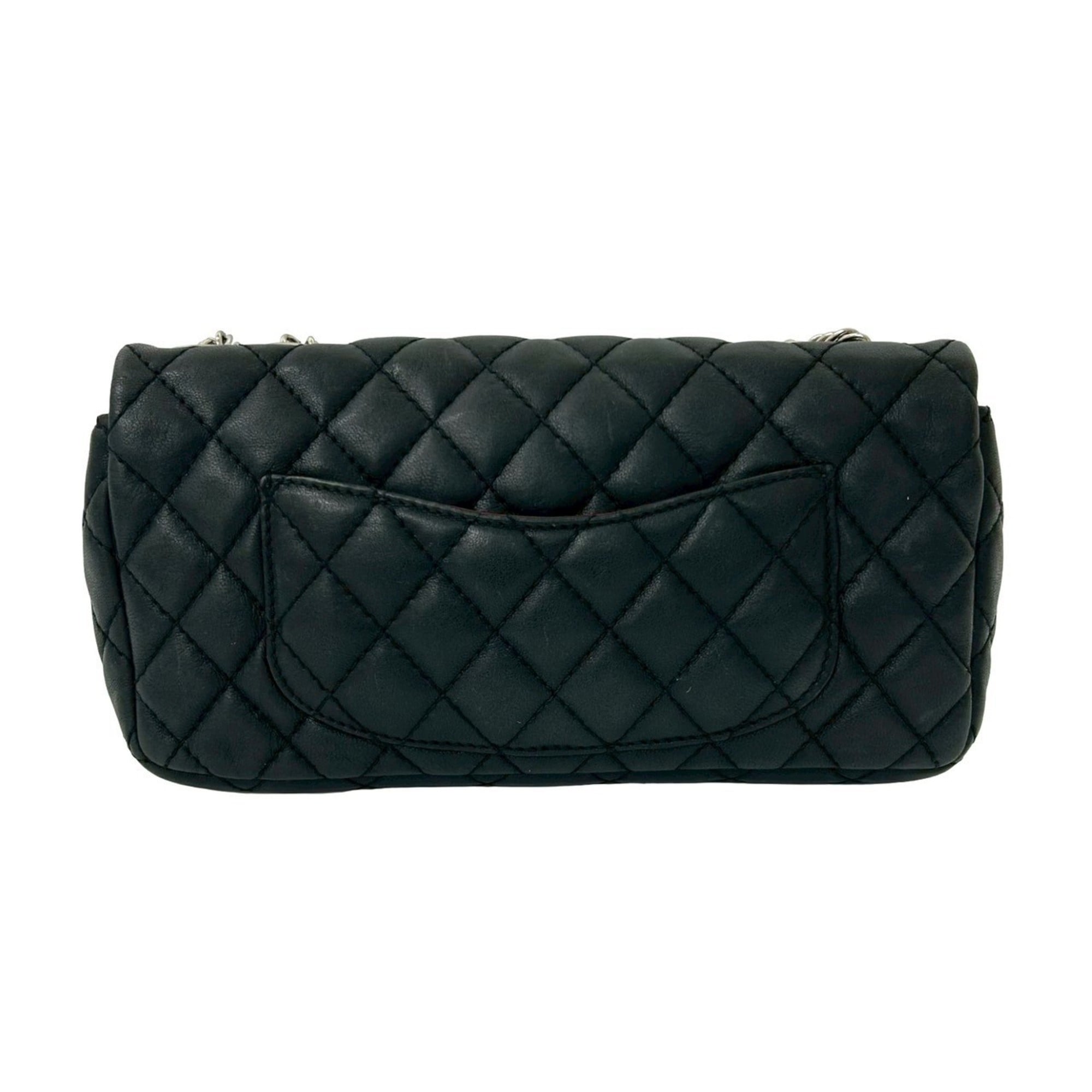 Chanel Black Leather Shoulder Bag (Pre-Owned)