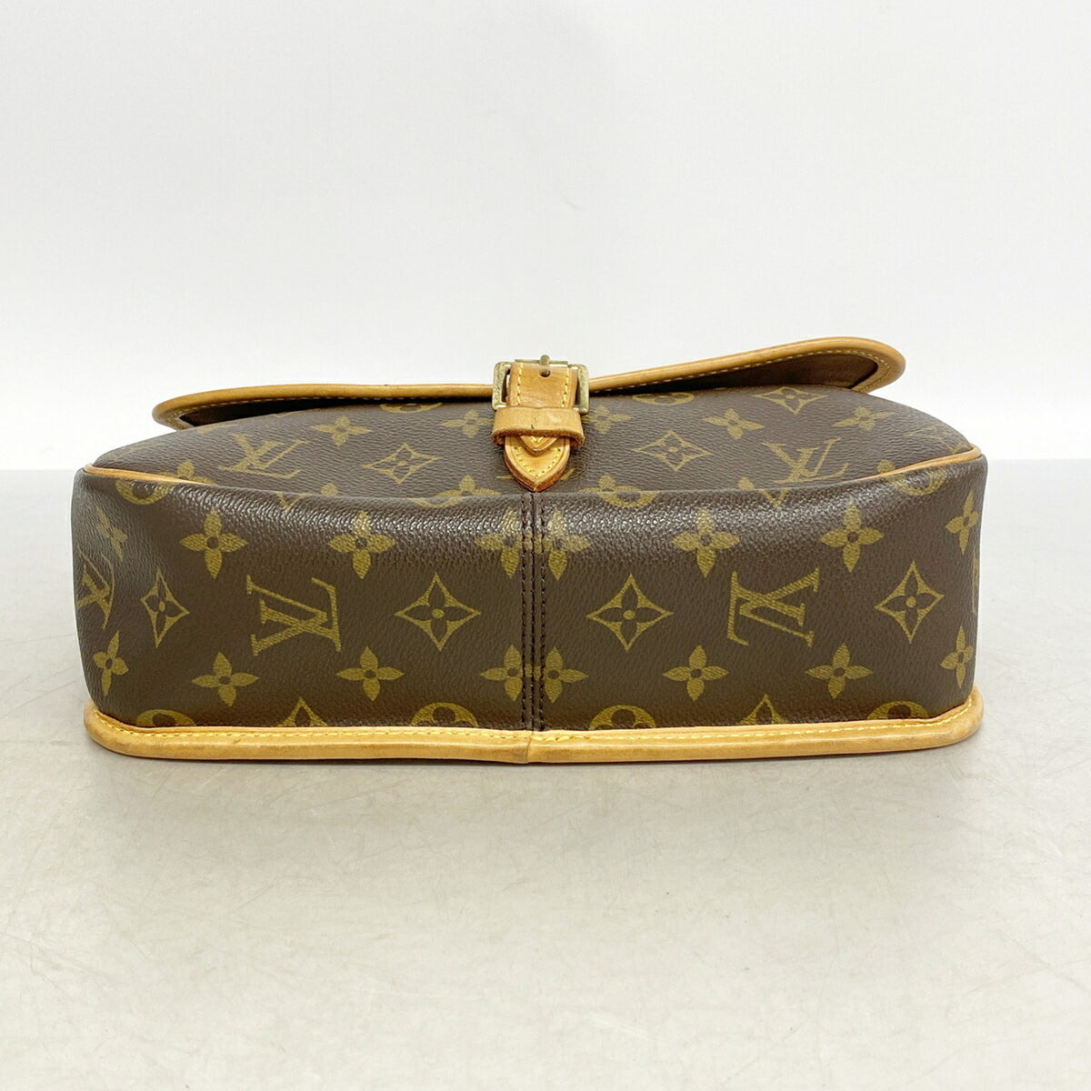 Louis Vuitton Brown Shoulder Bag (Pre-Owned)