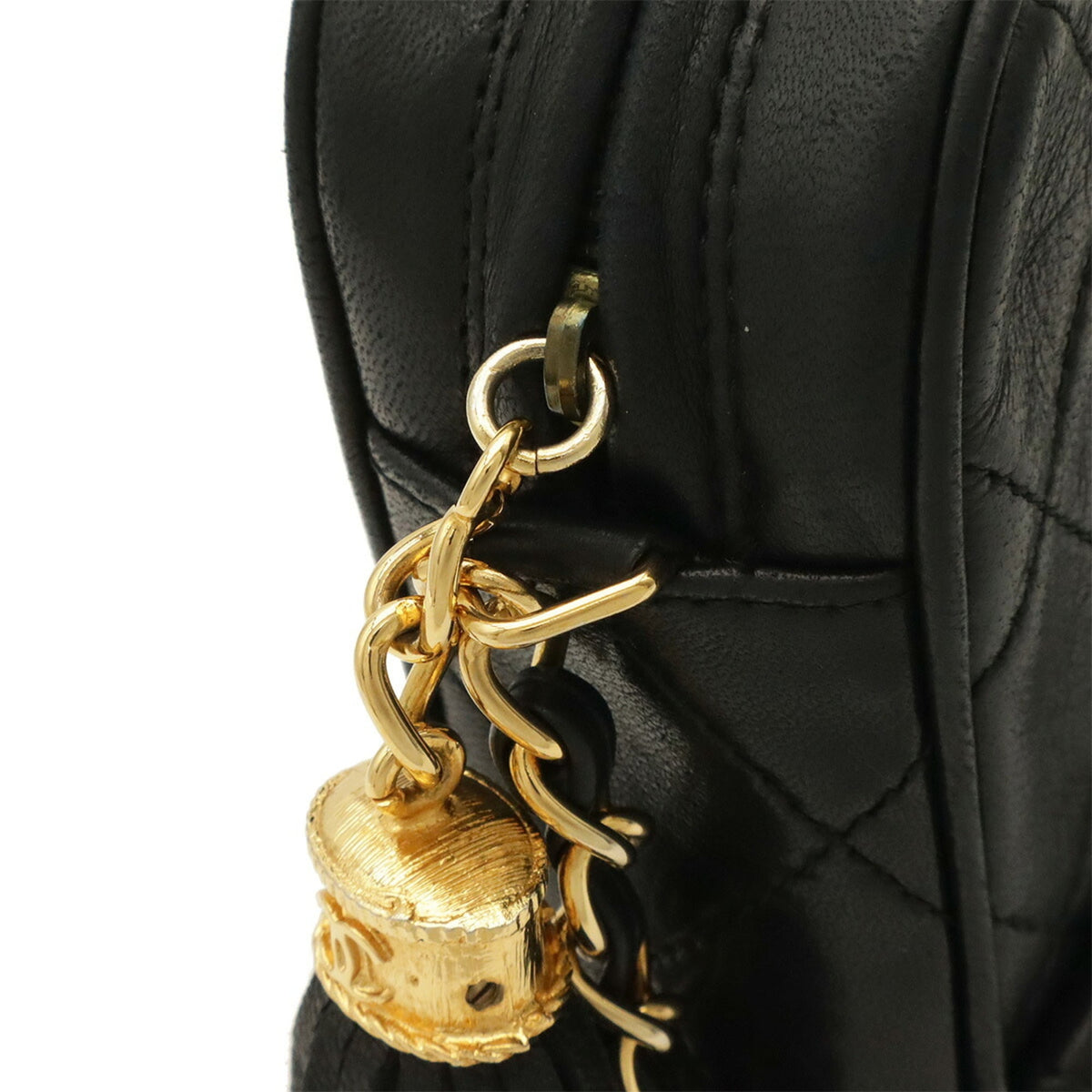 Chanel Black Leather Shoulder Bag (Pre-Owned)