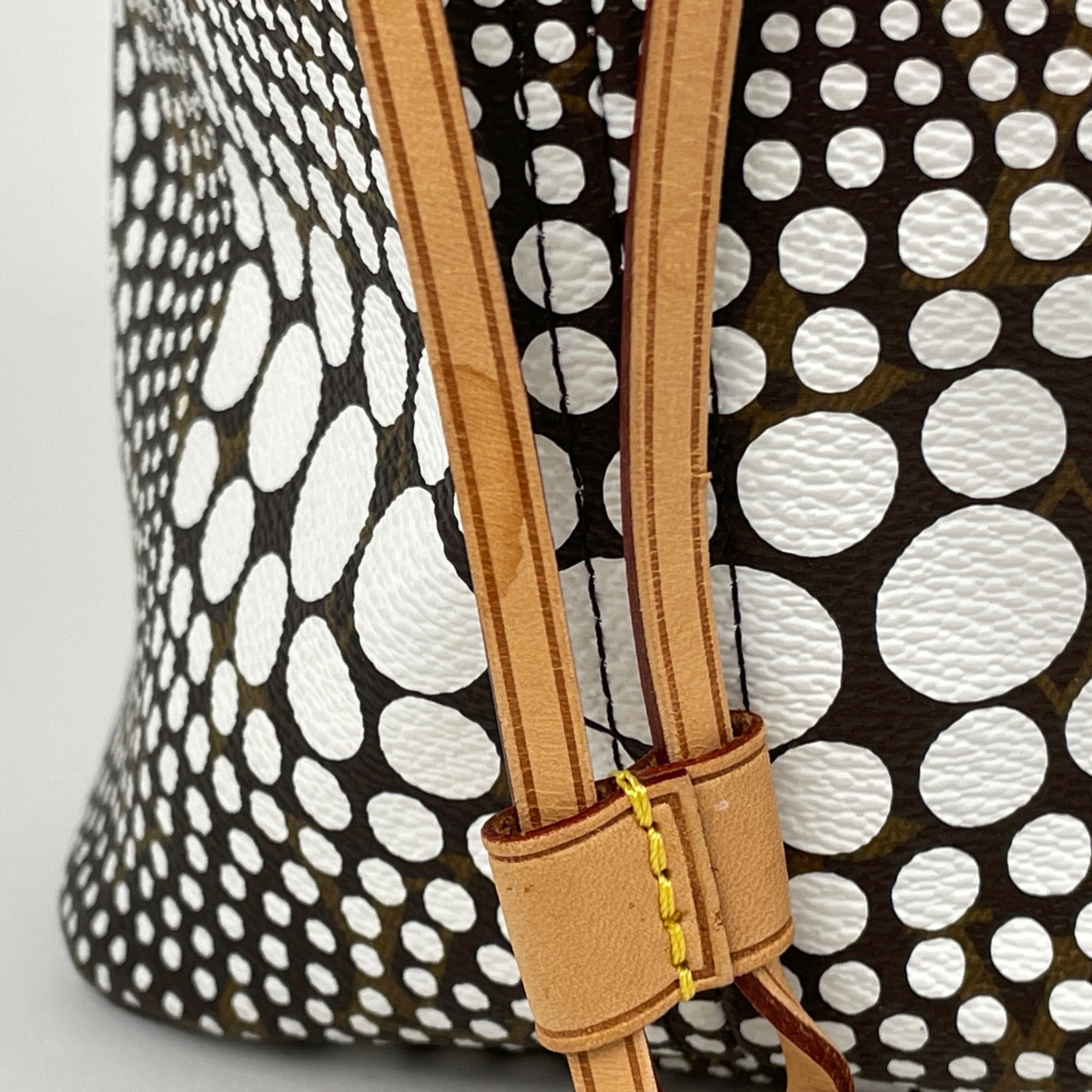 Louis Vuitton Blanc Brown White Monogram Shoulder Bag Tote Bag (Pre-Owned)