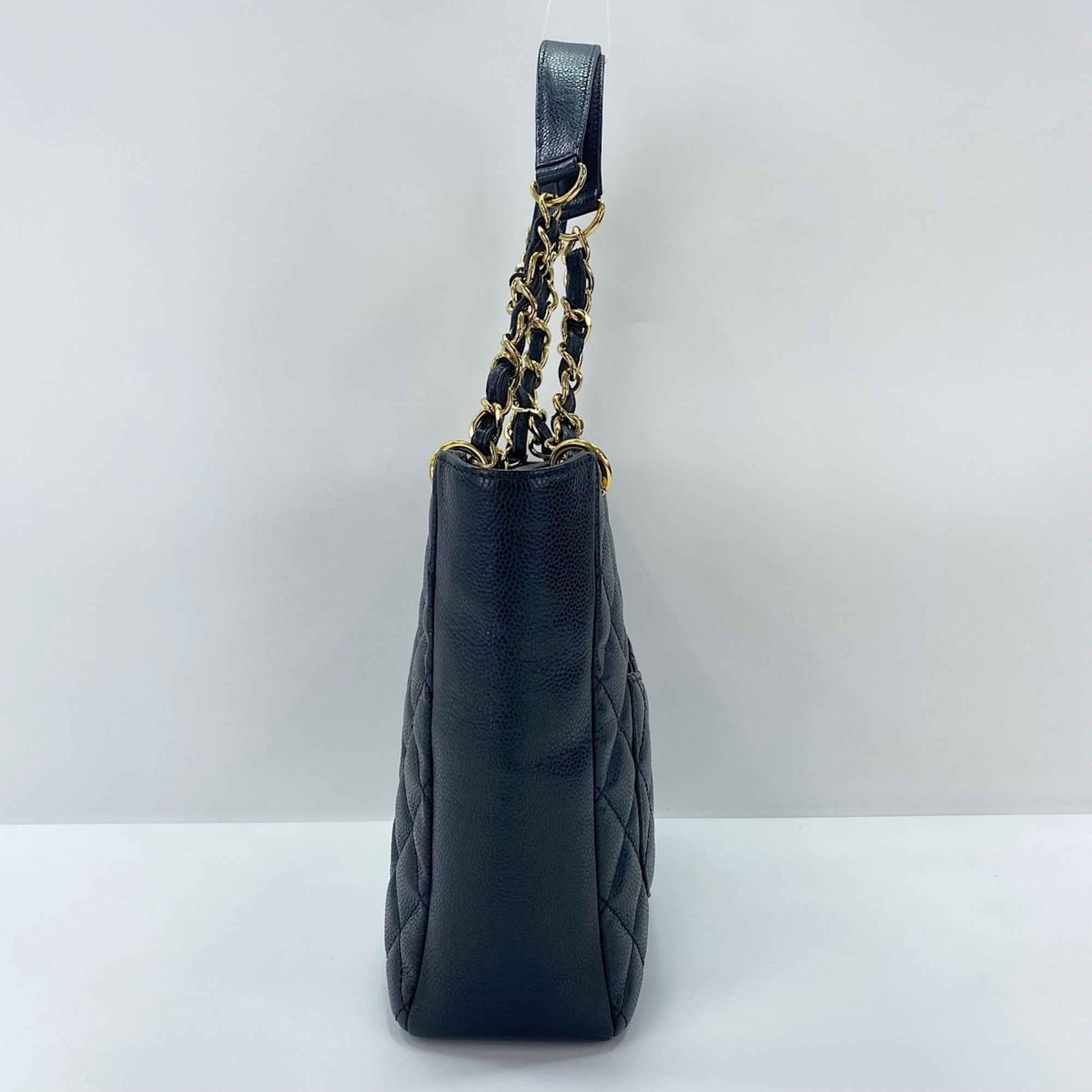 Chanel Matelasse Black Handbag (Pre-Owned)