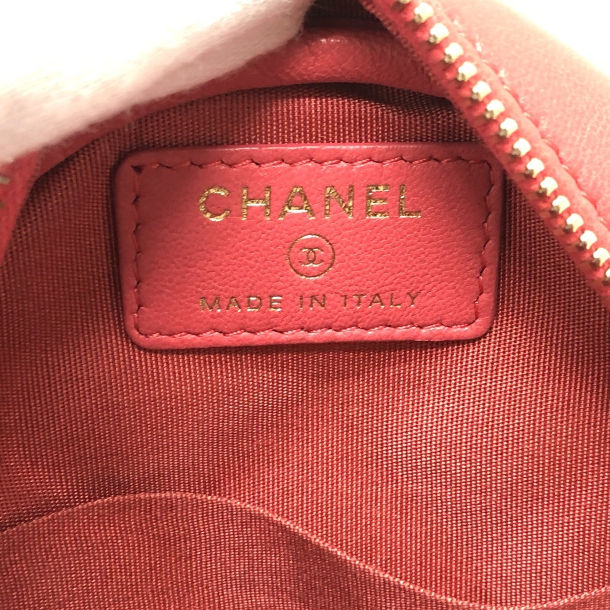 Chanel Pink Leather Pochette Shoulder Bag (Pre-Owned)