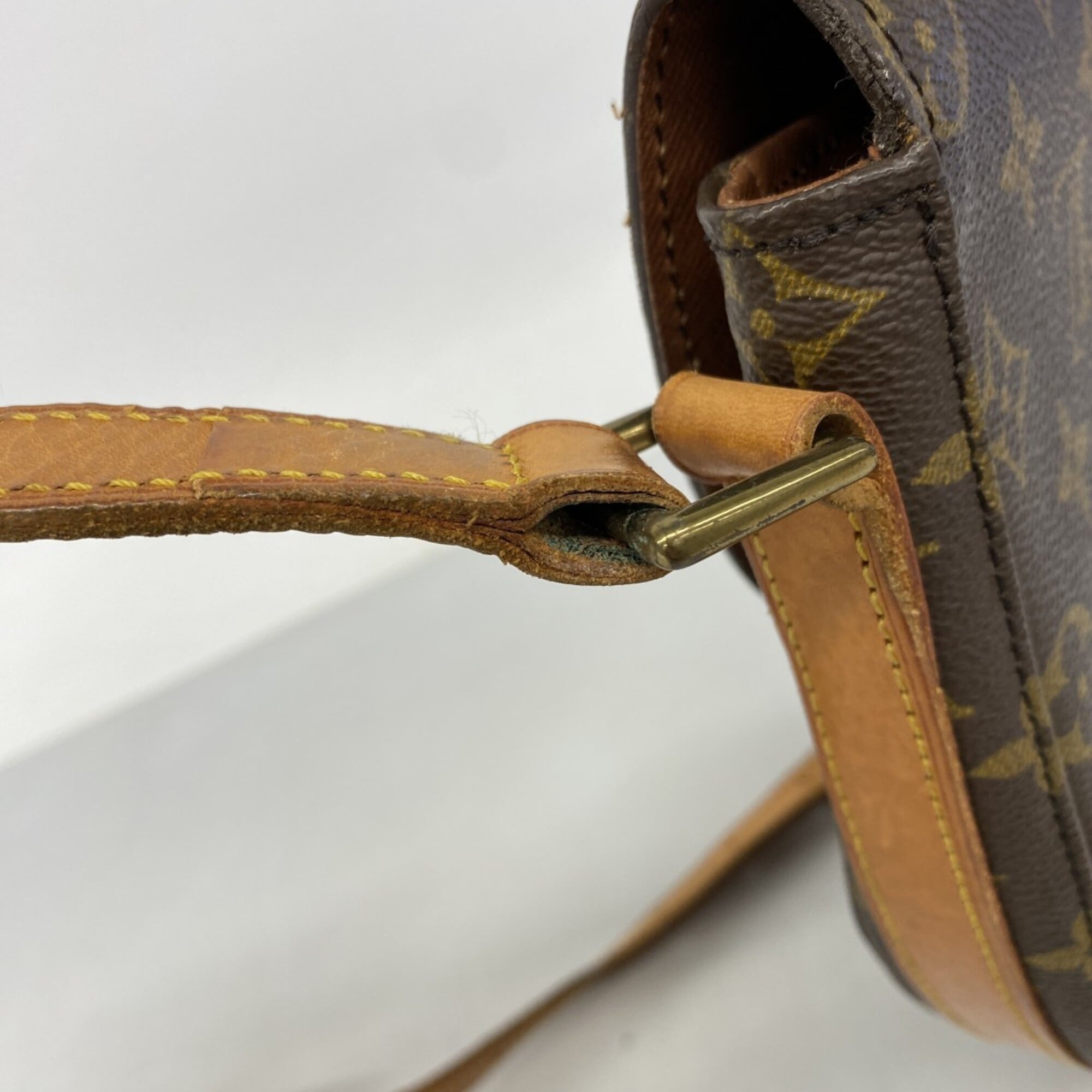 Louis Vuitton Brown Shoulder Bag (Pre-Owned)