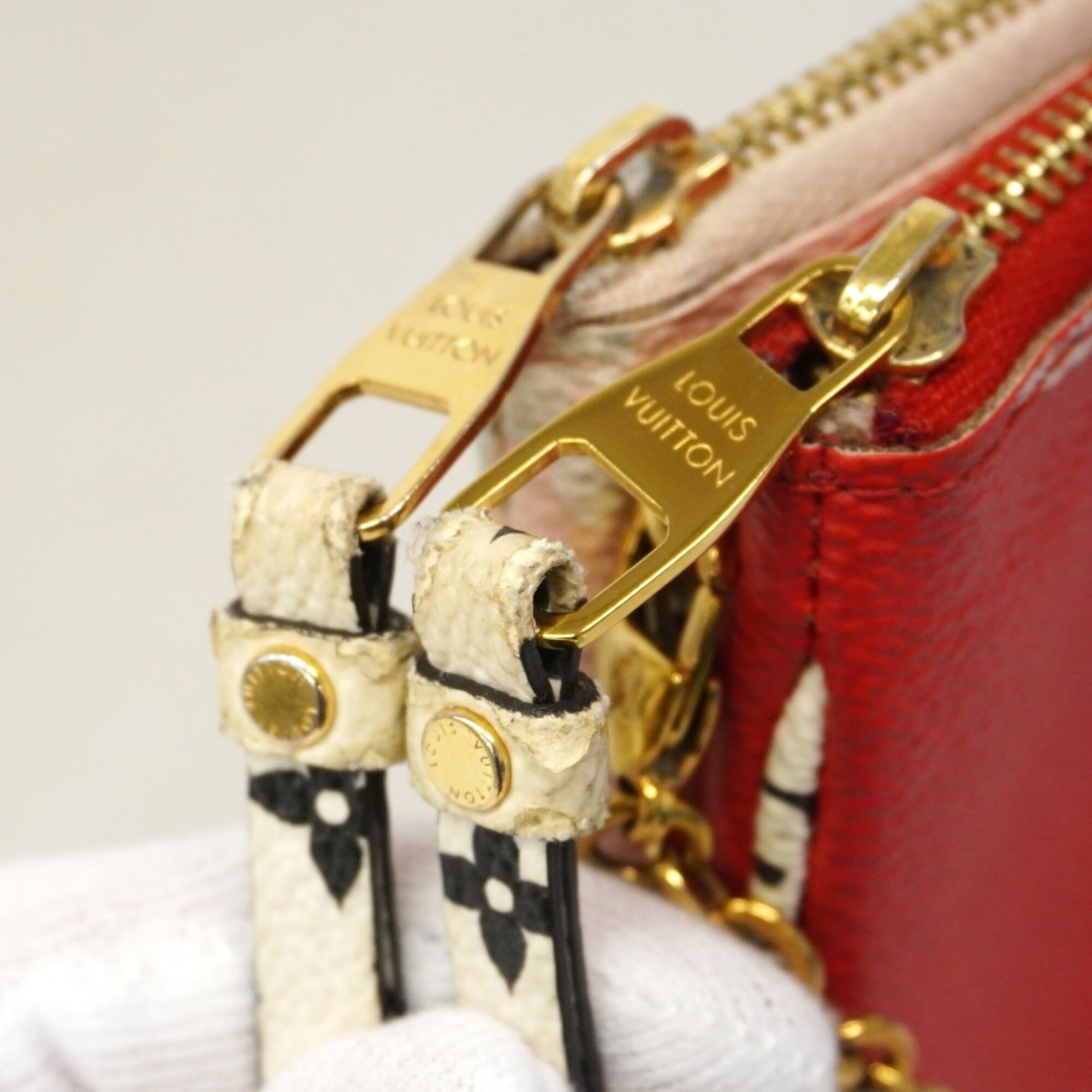 Louis Vuitton Pink Red Color Shoulder Bag (Pre-Owned)