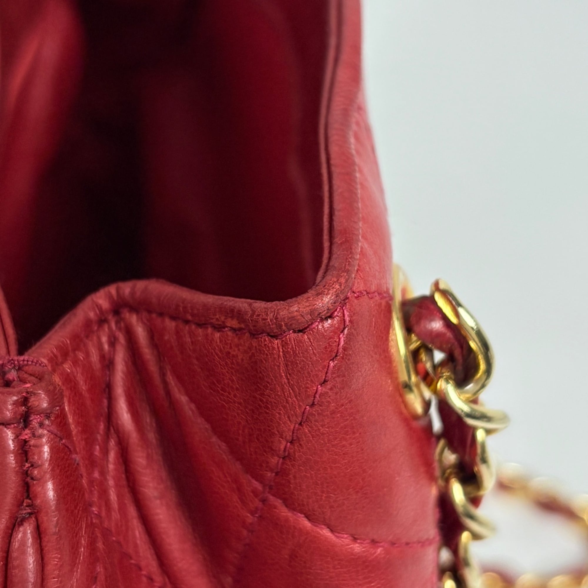 Chanel Red Color Leather Shoulder Bag (Pre-Owned)