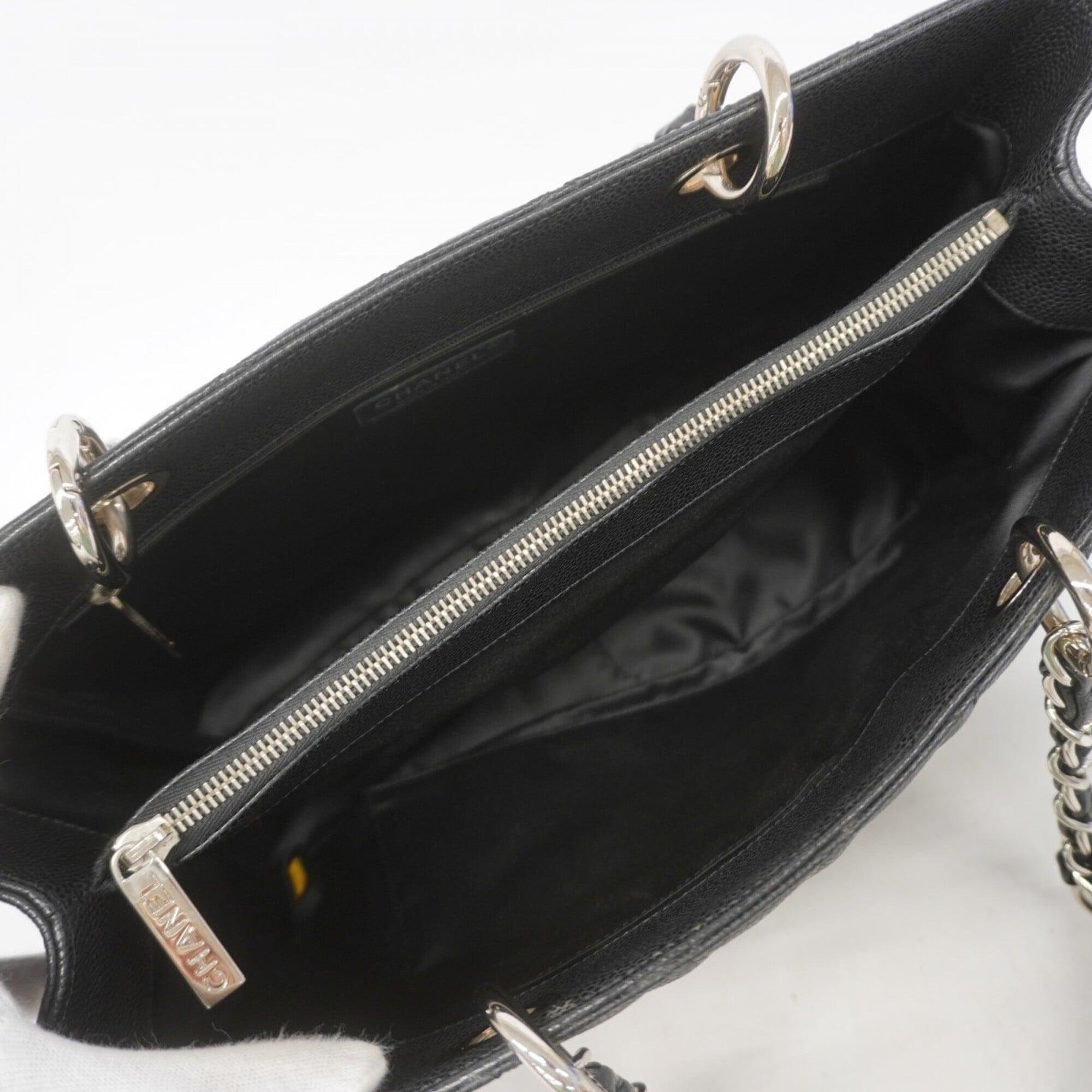 Chanel Black Grained Calfskin Tote Bag (Pre-Owned)