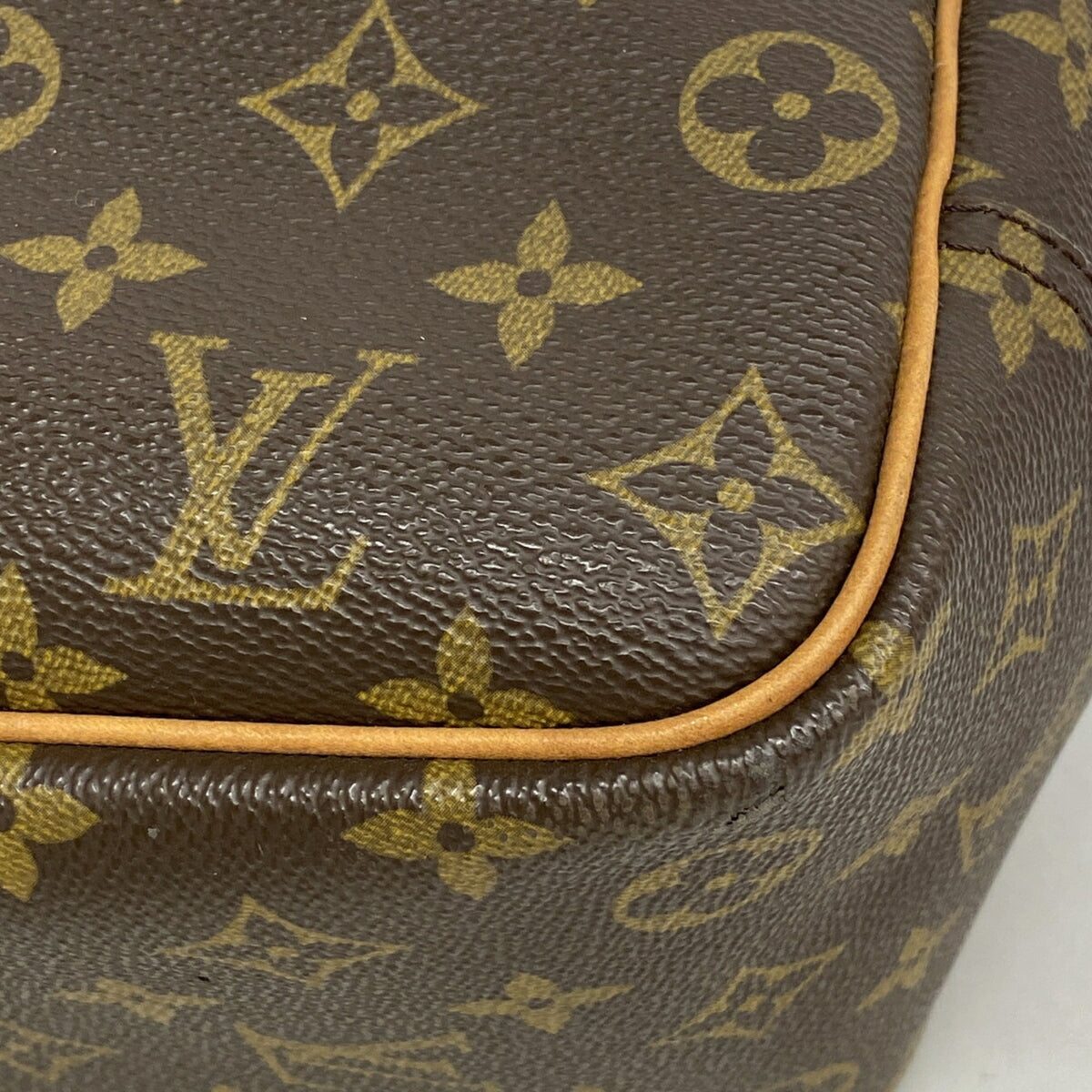 Louis Vuitton Brown Handbag (Pre-Owned)
