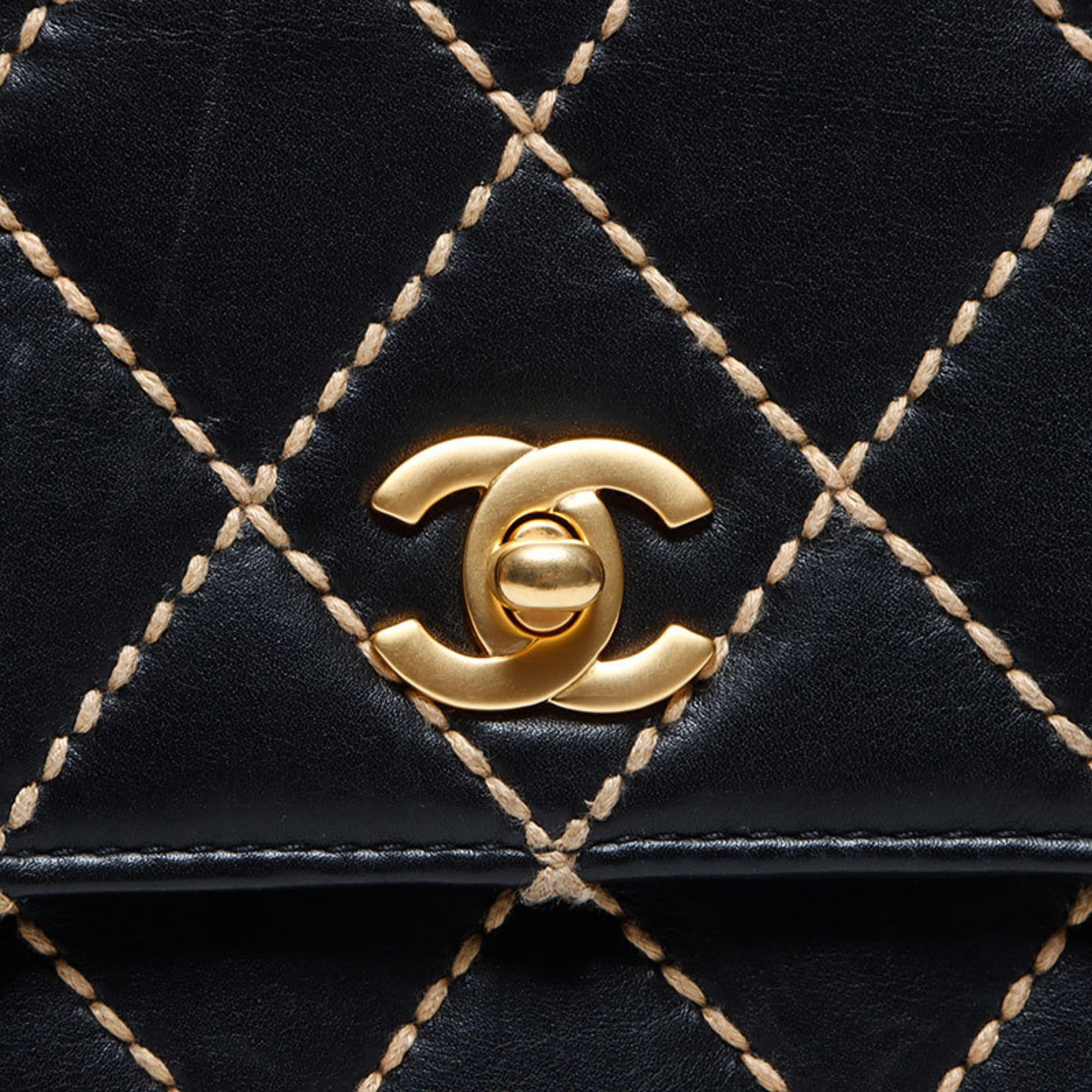 Chanel Black Handbag (Pre-Owned)