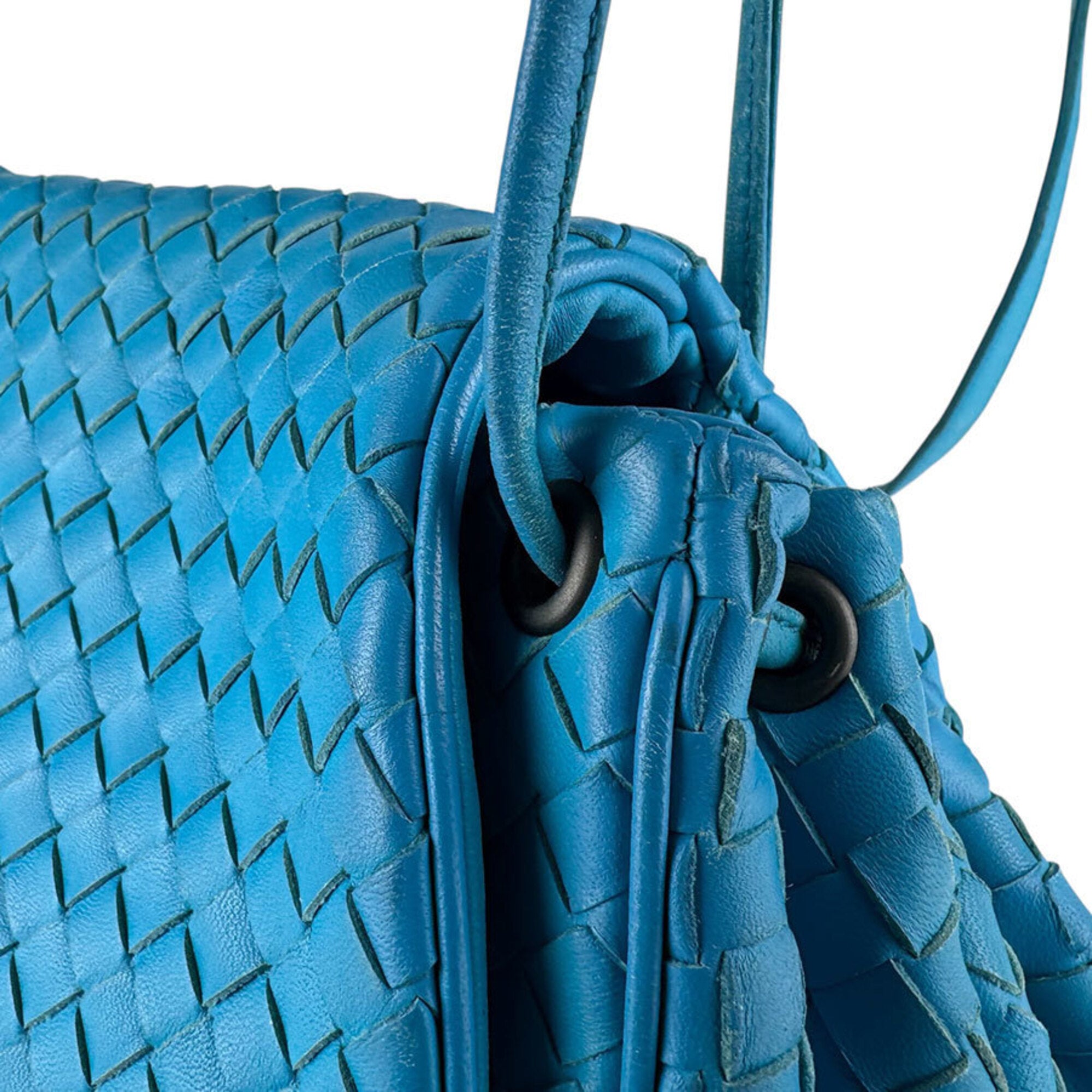 Bottega Veneta Blue Intrecciato Shoulder Bag (Pre-Owned)