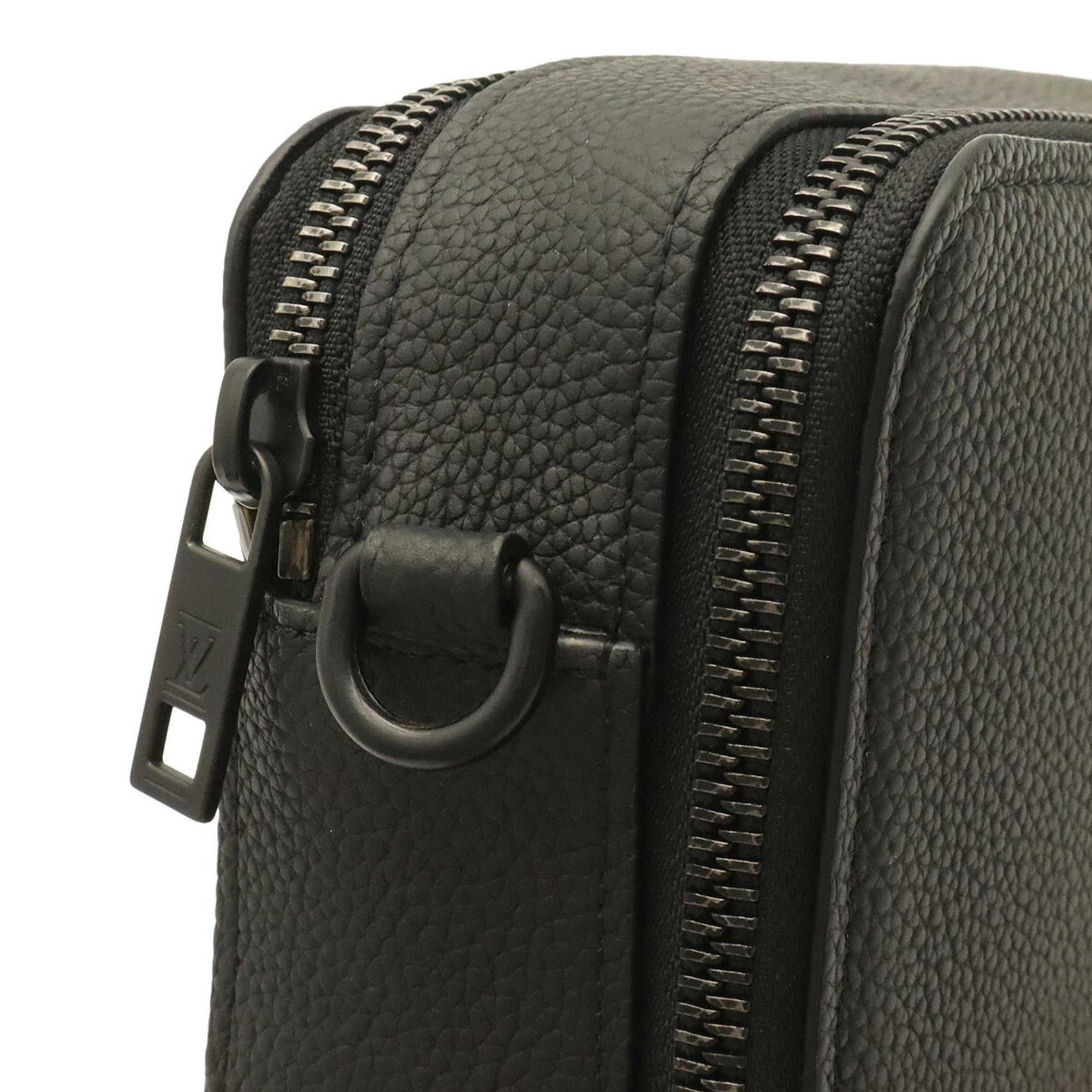 Louis Vuitton Black Noir Clutch Bag Shoulder Bag (Pre-Owned)