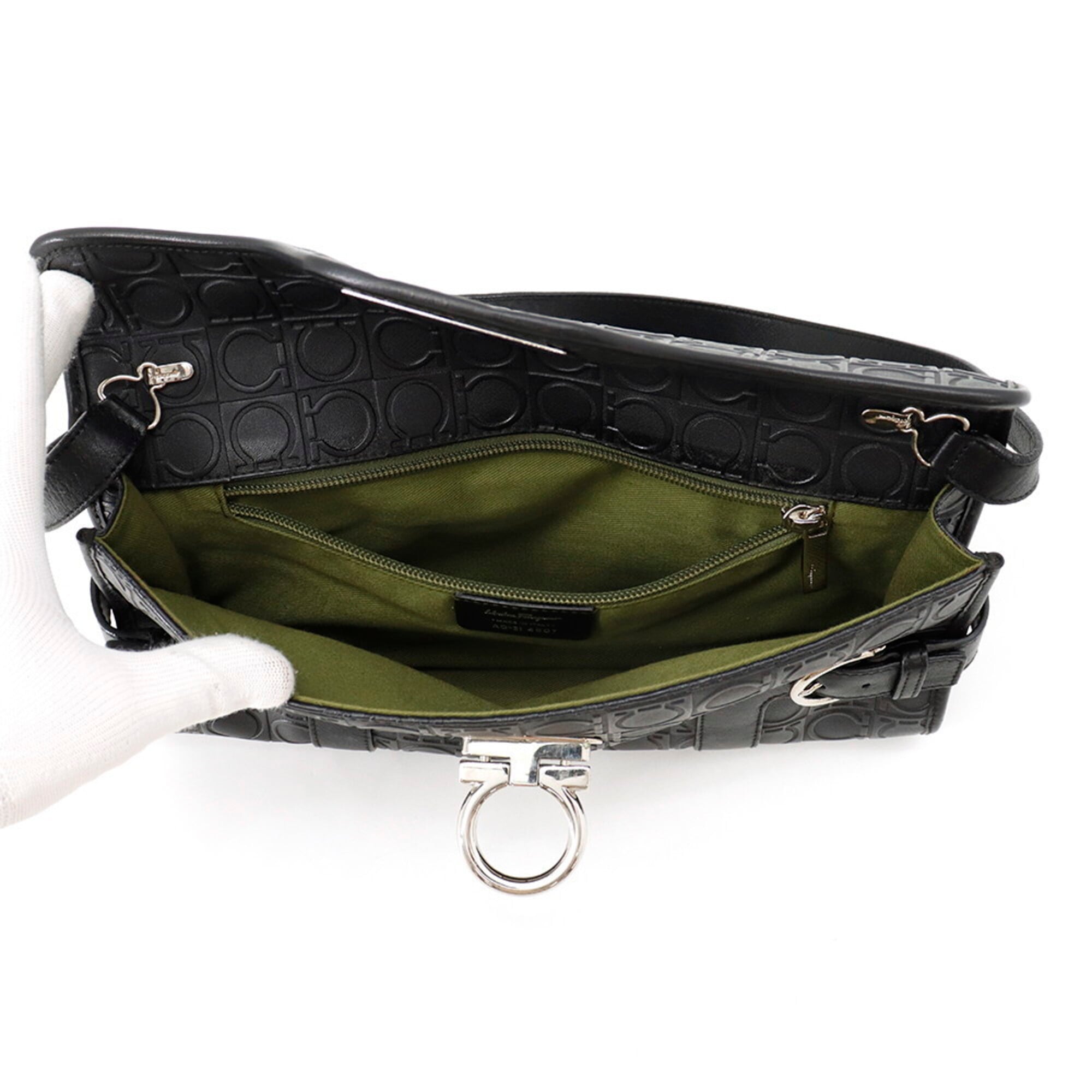 Salvatore Ferragamo Black Leather Handbag Shoulder Bag (Pre-Owned)
