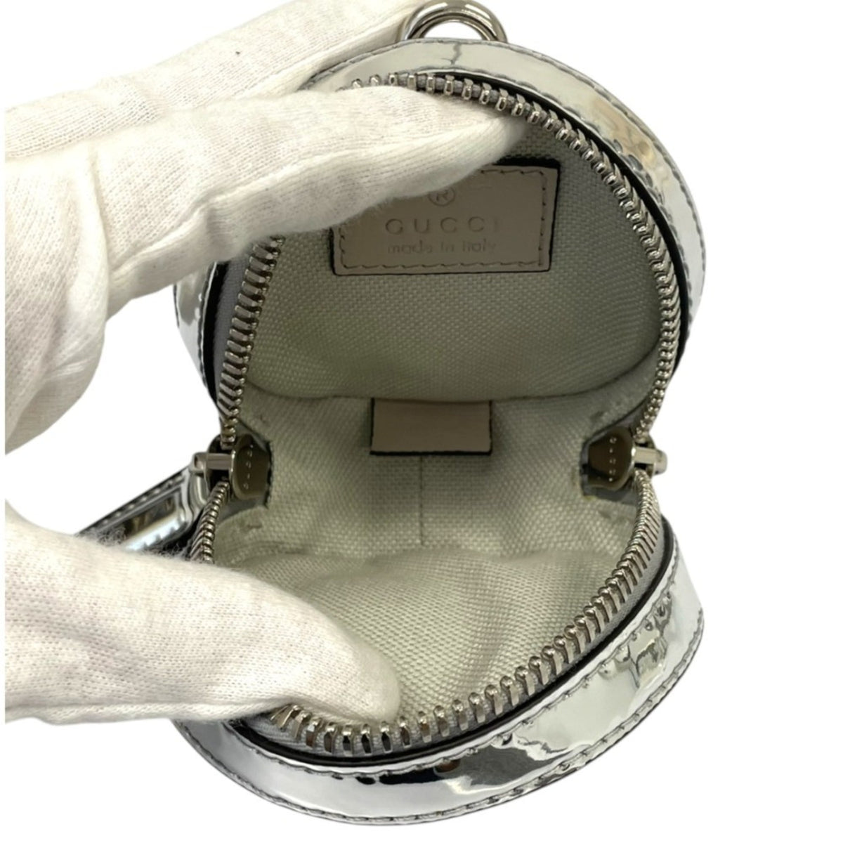 Gucci Silver Clutch Bag (Pre-Owned)
