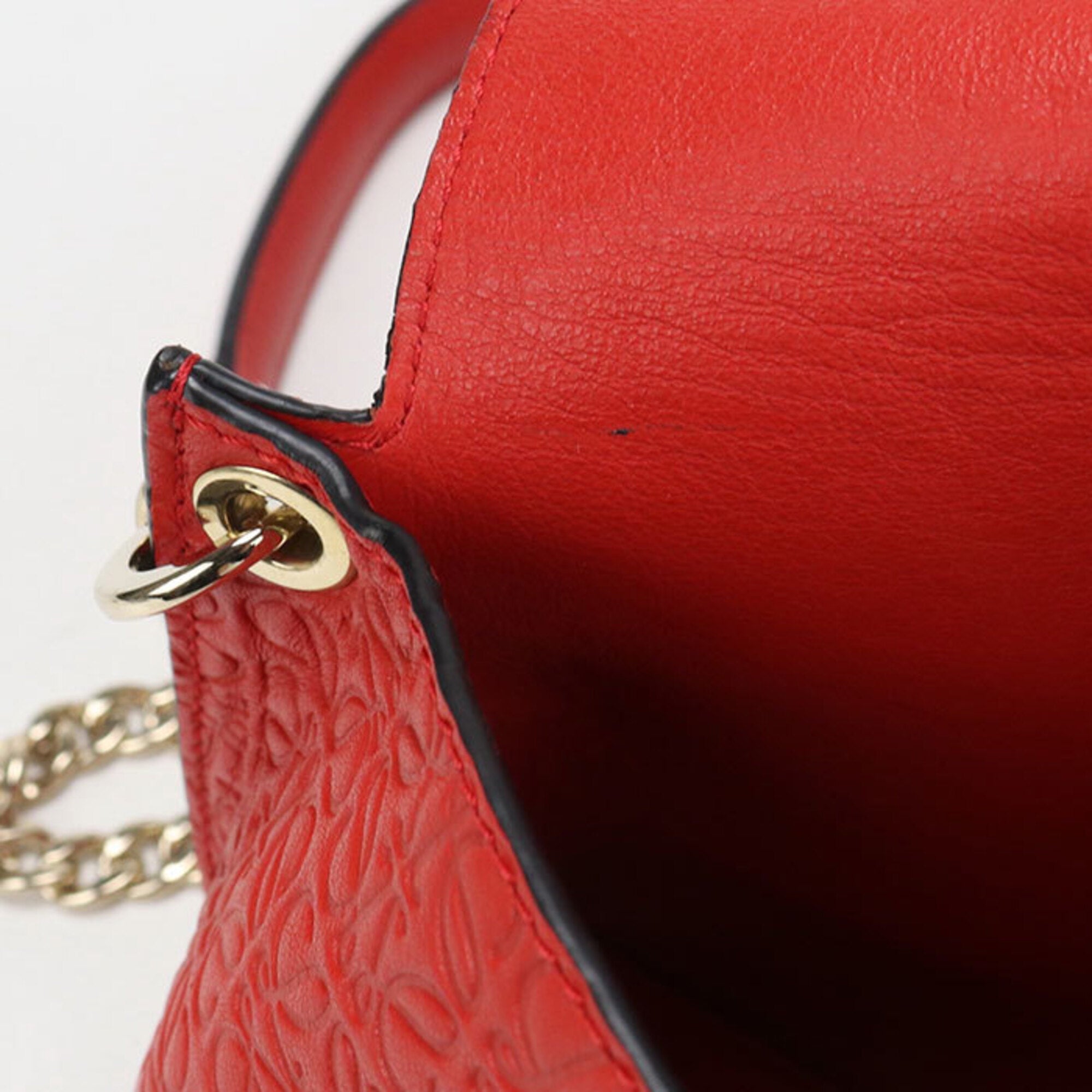 Loewe Red Color Leather Shoulder Bag (Pre-Owned)