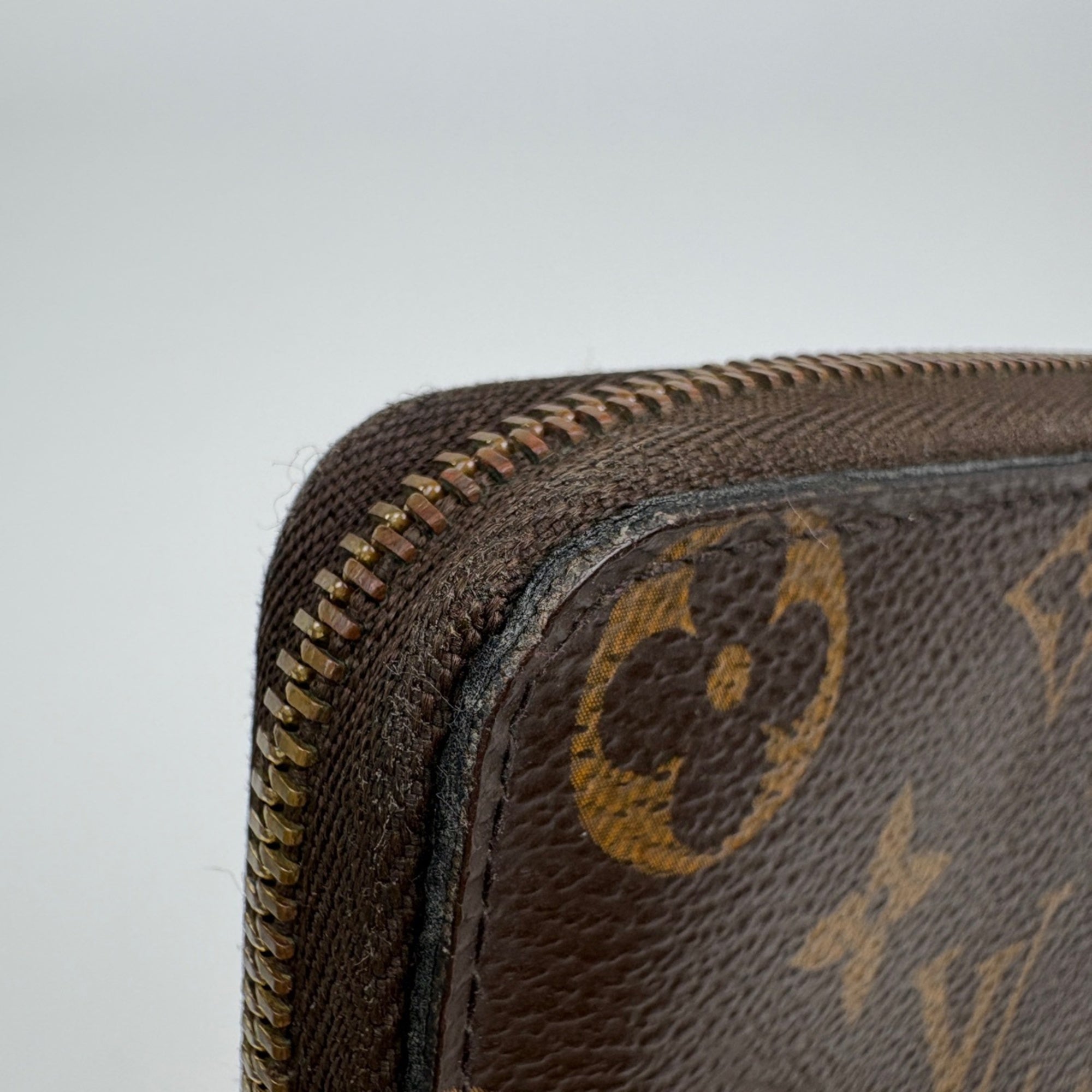 Louis Vuitton Brown Monogram Coin Purse/Coin Case (Pre-Owned)