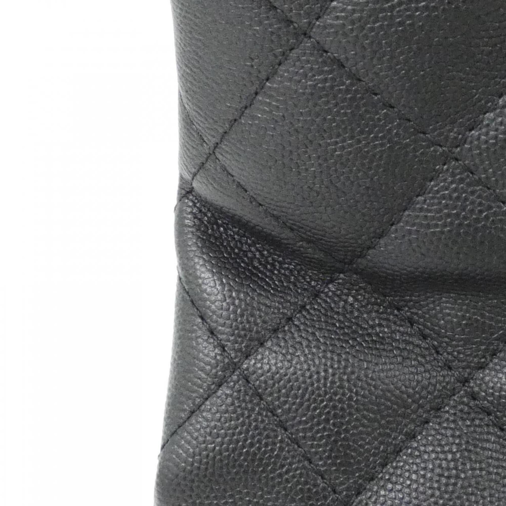 Chanel Black Grained Calfskin Handbag (Pre-Owned)