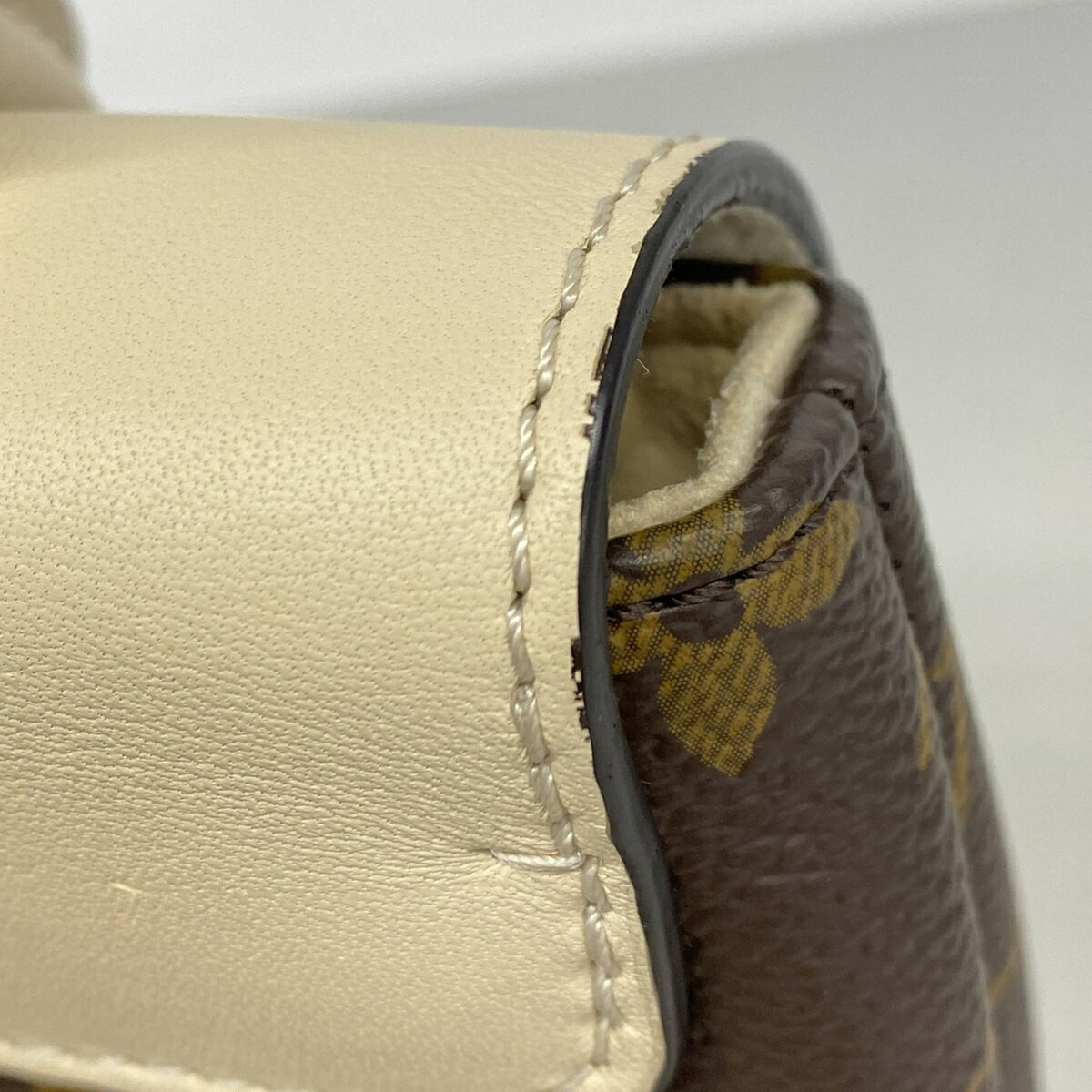 Louis Vuitton Brown Cream Handbag (Pre-Owned)