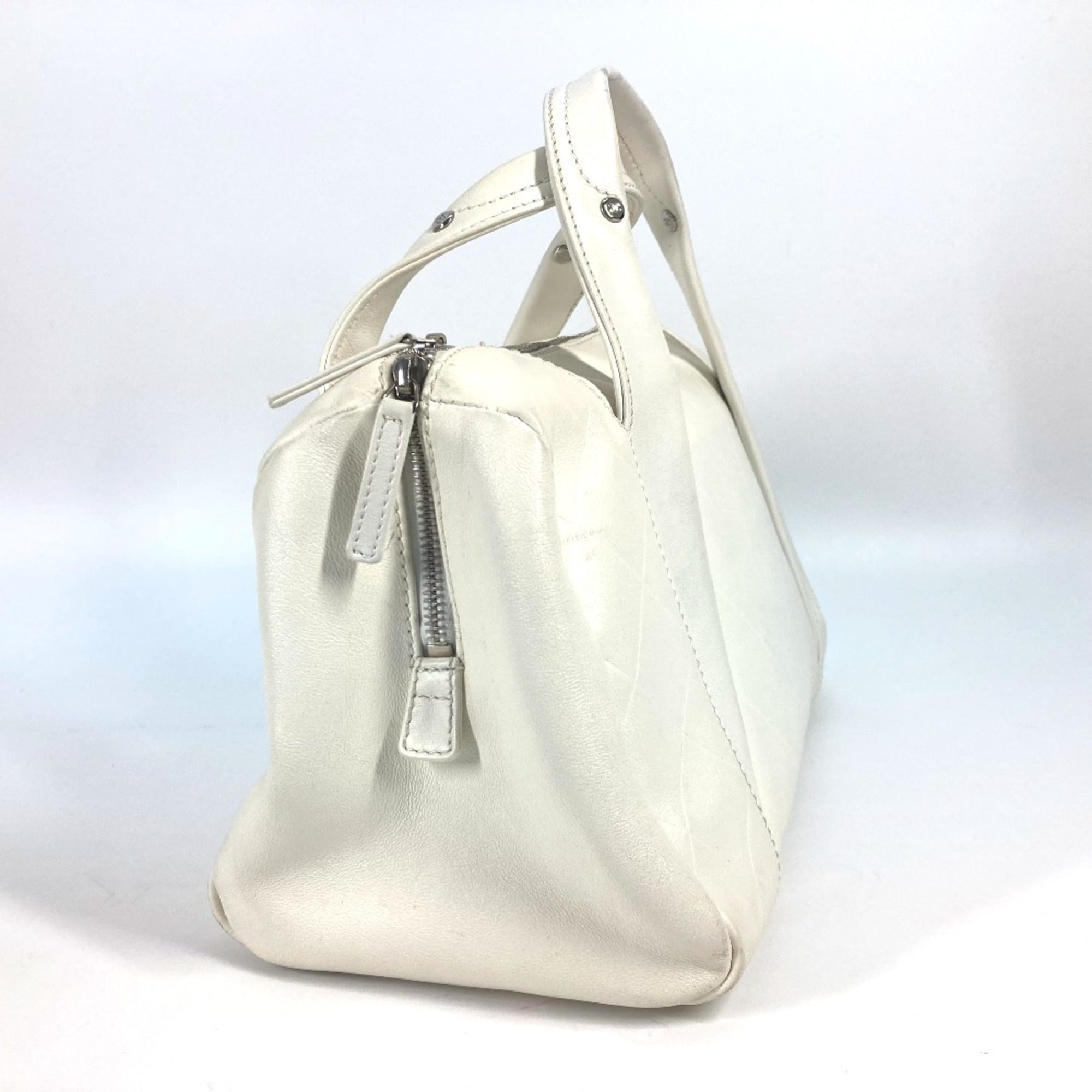 Chanel White Leather Boston Bag (Pre-Owned)