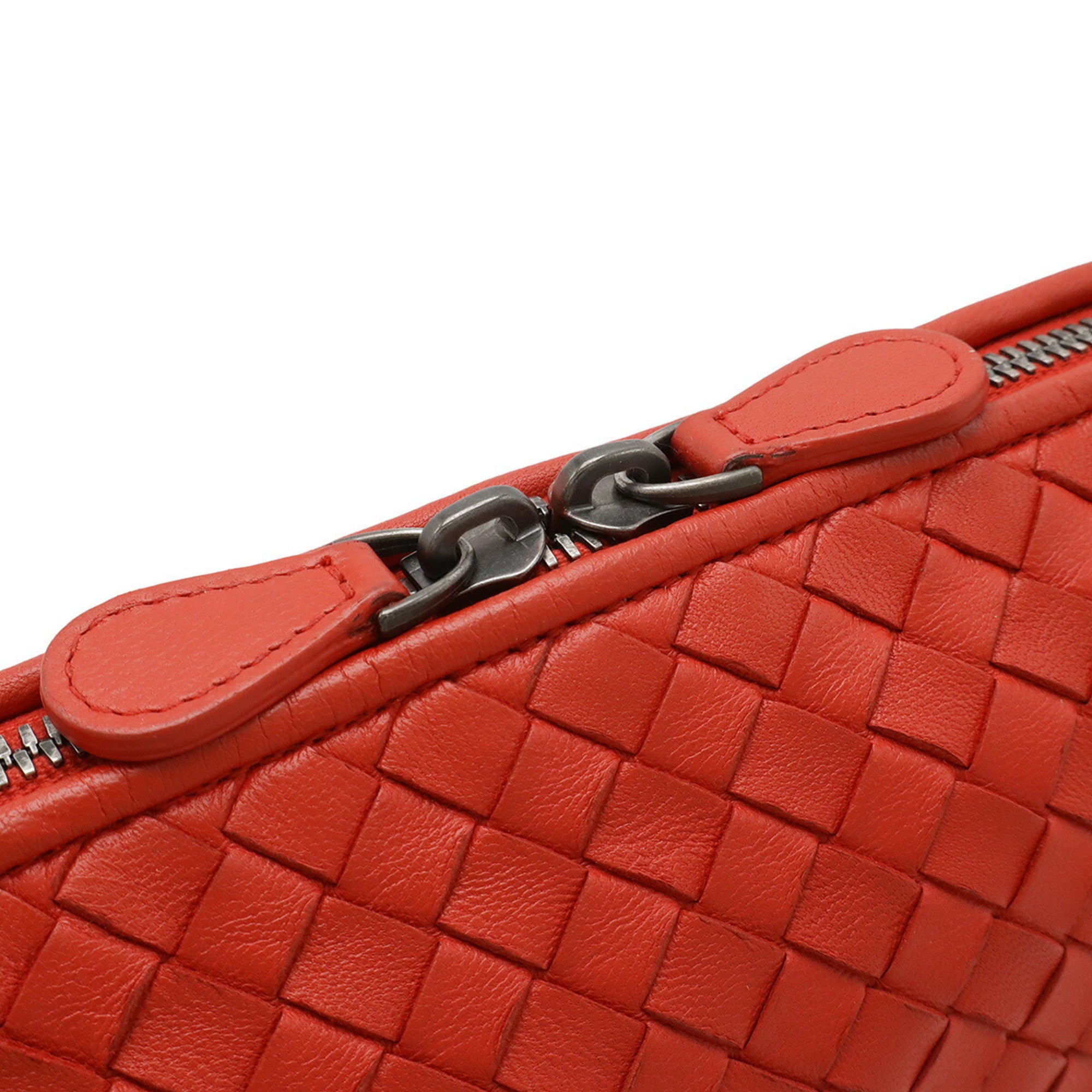 Bottega Veneta Intrecciato Black Red Color Intrecciato Pochette Shoulder Bag (Pre-Owned)