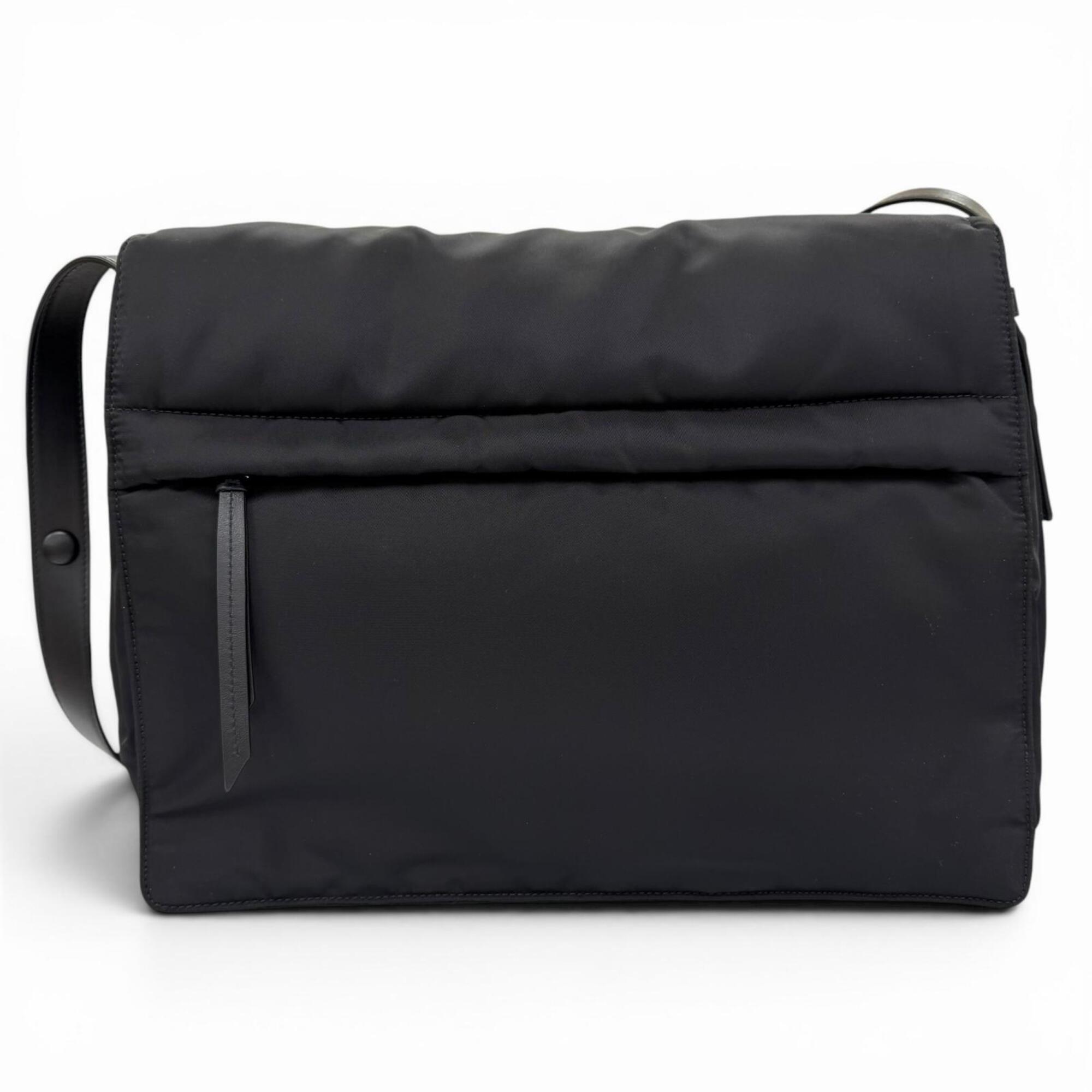 Prada Black Leather Shoulder Bag (Pre-Owned)