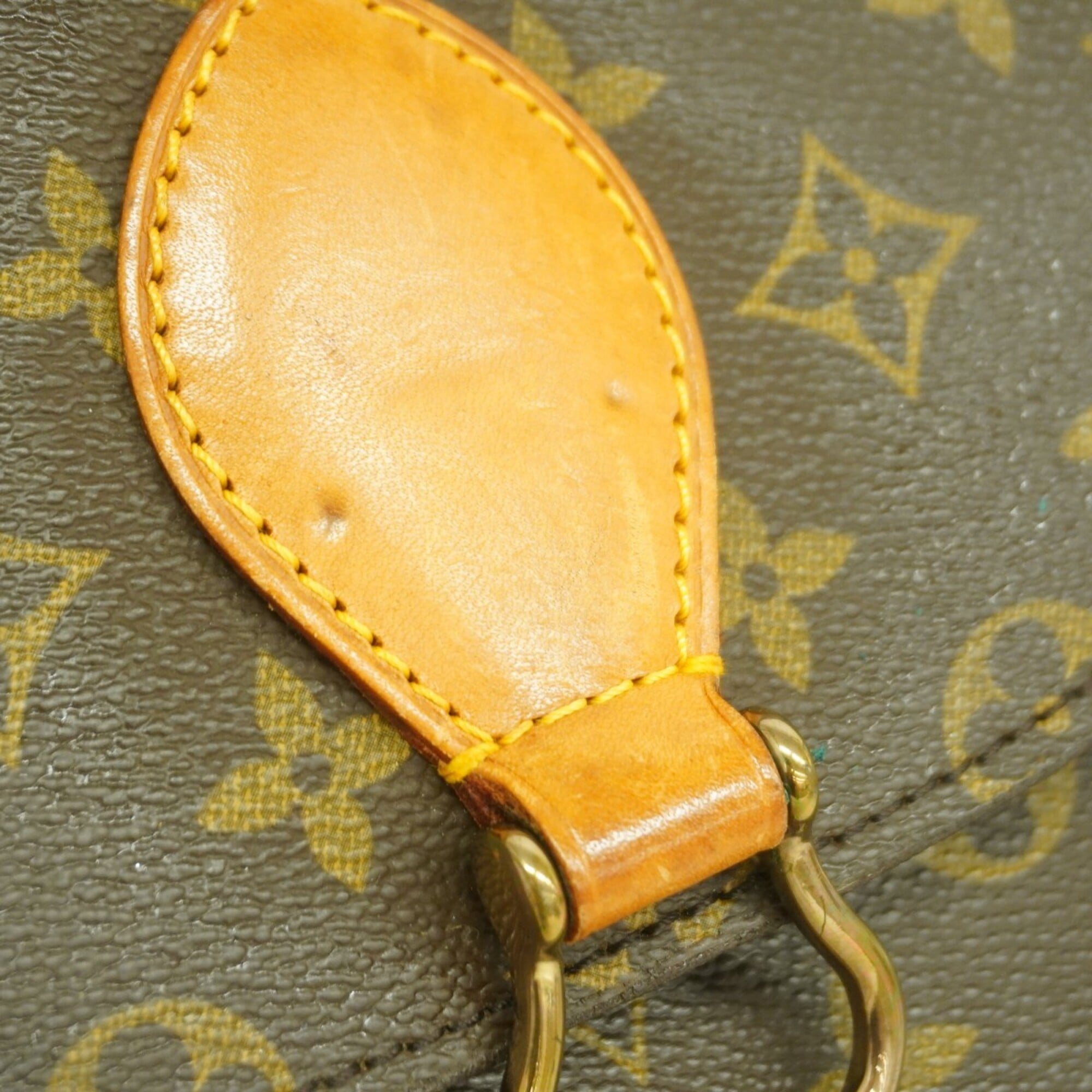 Louis Vuitton Brown Shoulder Bag (Pre-Owned)