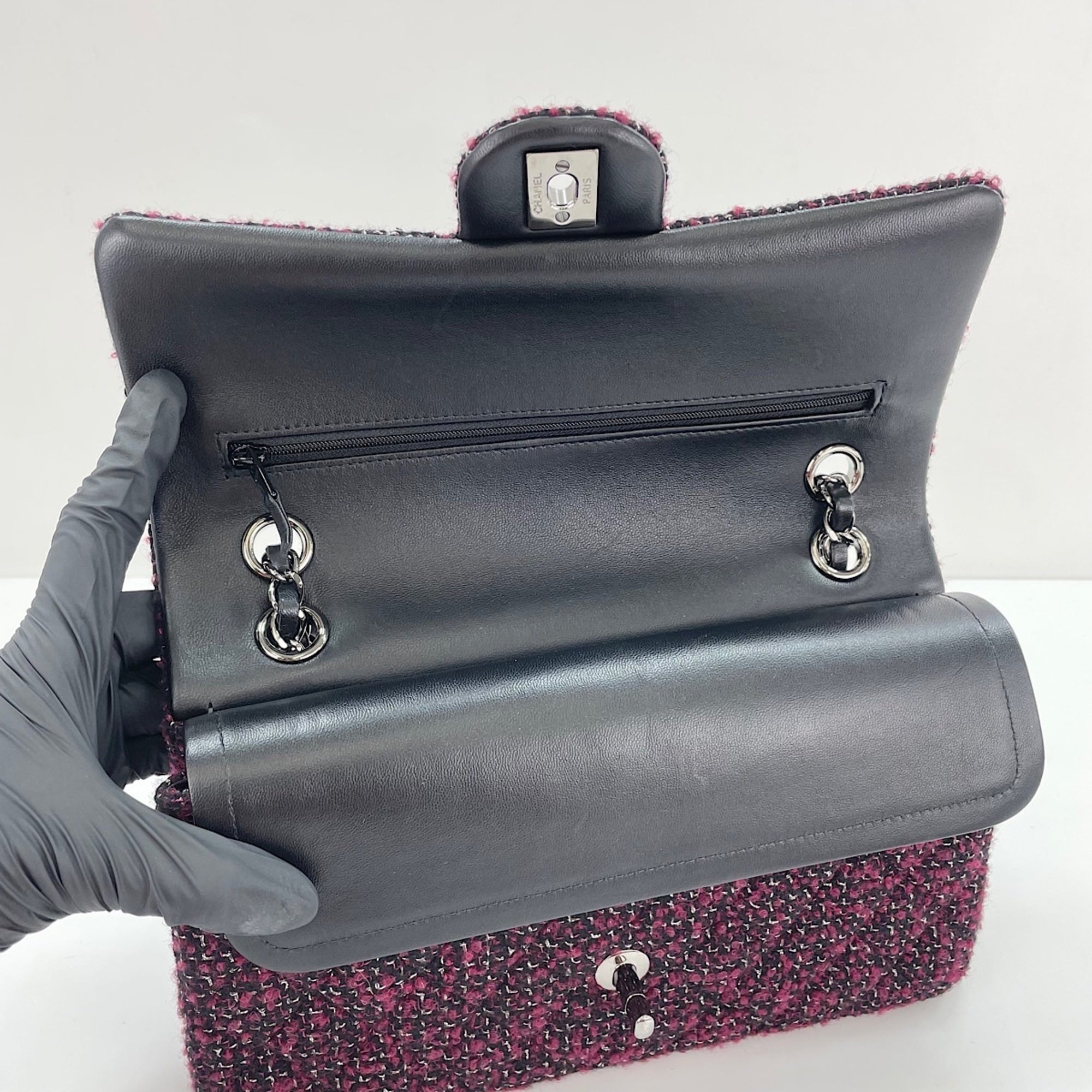 Chanel Wine Shoulder Bag (Pre-Owned)