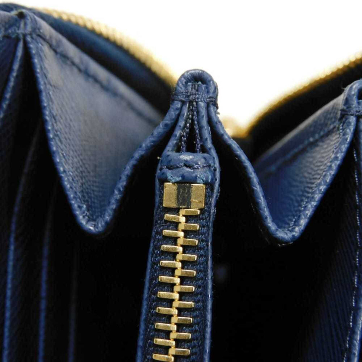 Prada Blue Saffiano Long Wallet (Bi-Fold) (Pre-Owned)