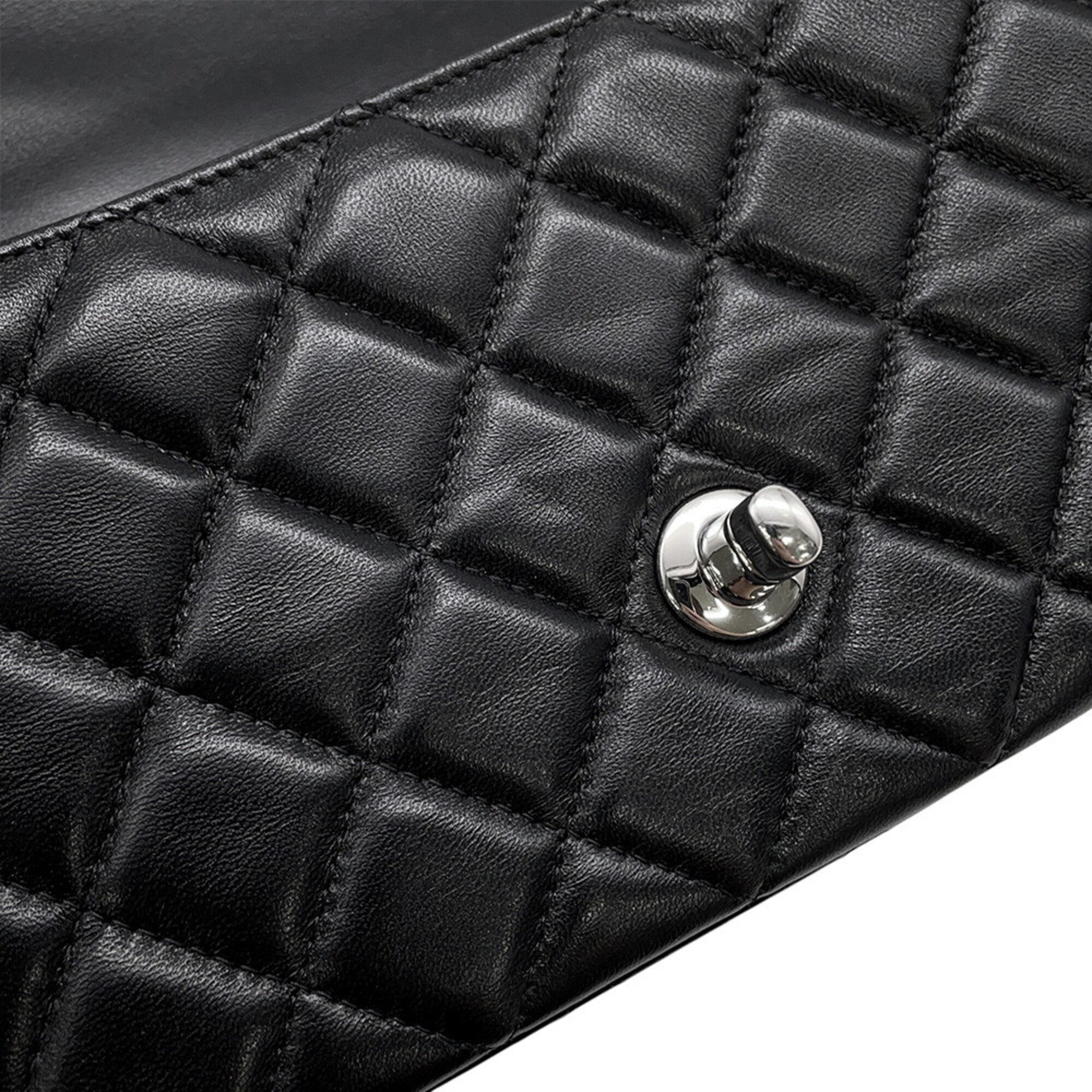 Chanel Black Leather Shoulder Bag (Pre-Owned)
